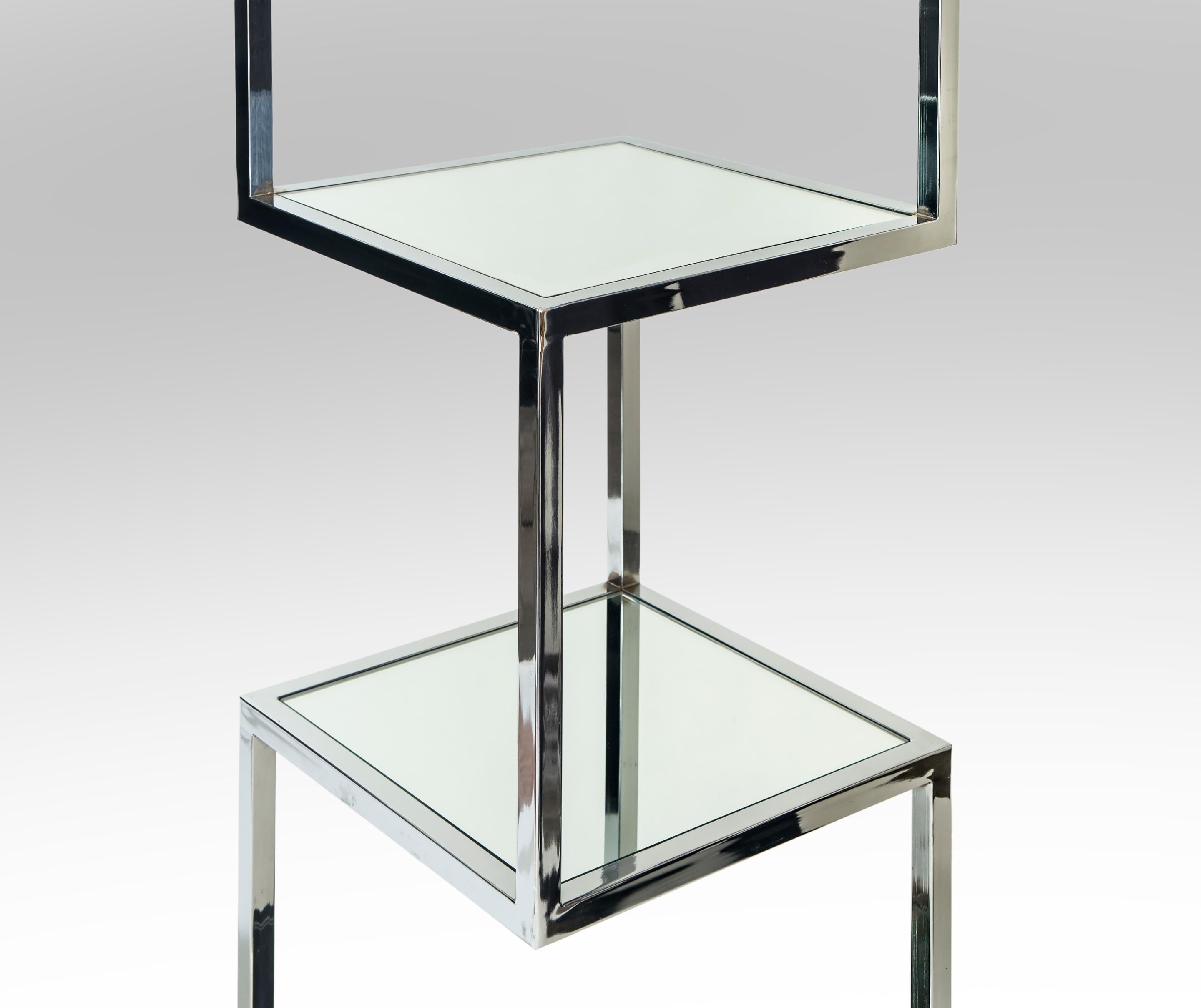 Mid-Century Modern Chrome and Mirror Glass 4 Shelf Etagere In Good Condition For Sale In New York, NY