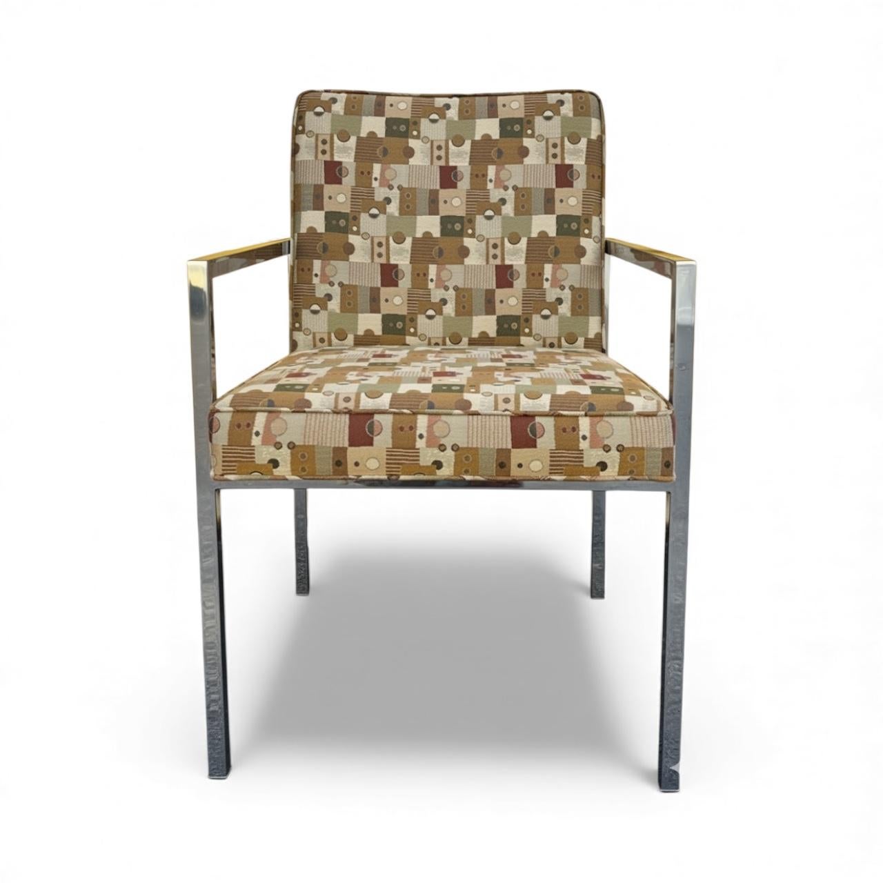 Mid-Century Modern Chrome Arm Chairs Att. Zu Milo Baughman / Directional - Paar (20. Jahrhundert) im Angebot