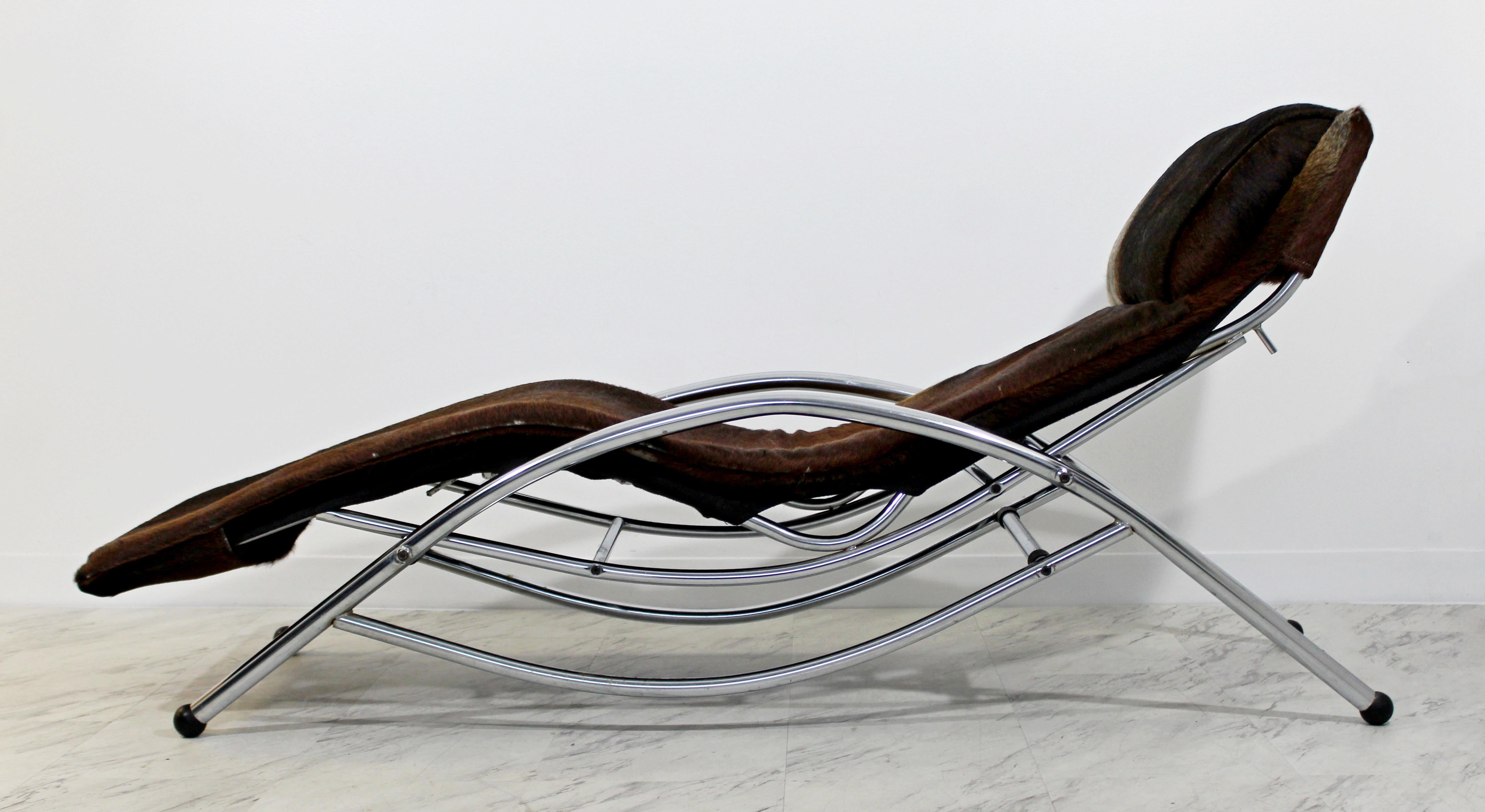 Mid-Century Modern Chrome & Brown Cow Hide Chaise Lounge Corbusier Style, 1970s In Good Condition In Keego Harbor, MI