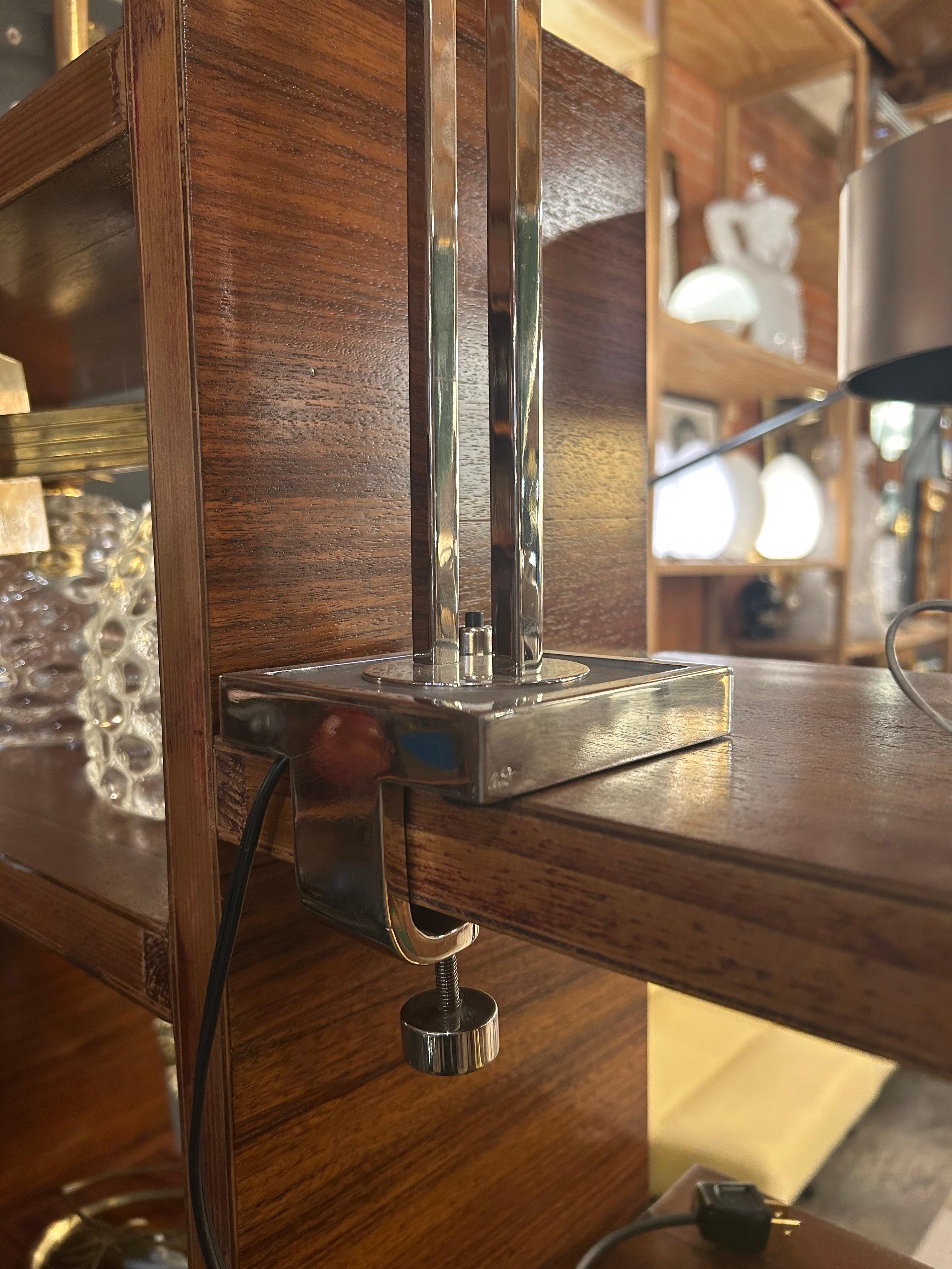 Lucidato Lampada da scrivania regolabile in cromo di metà secolo moderno CLAMP in vendita
