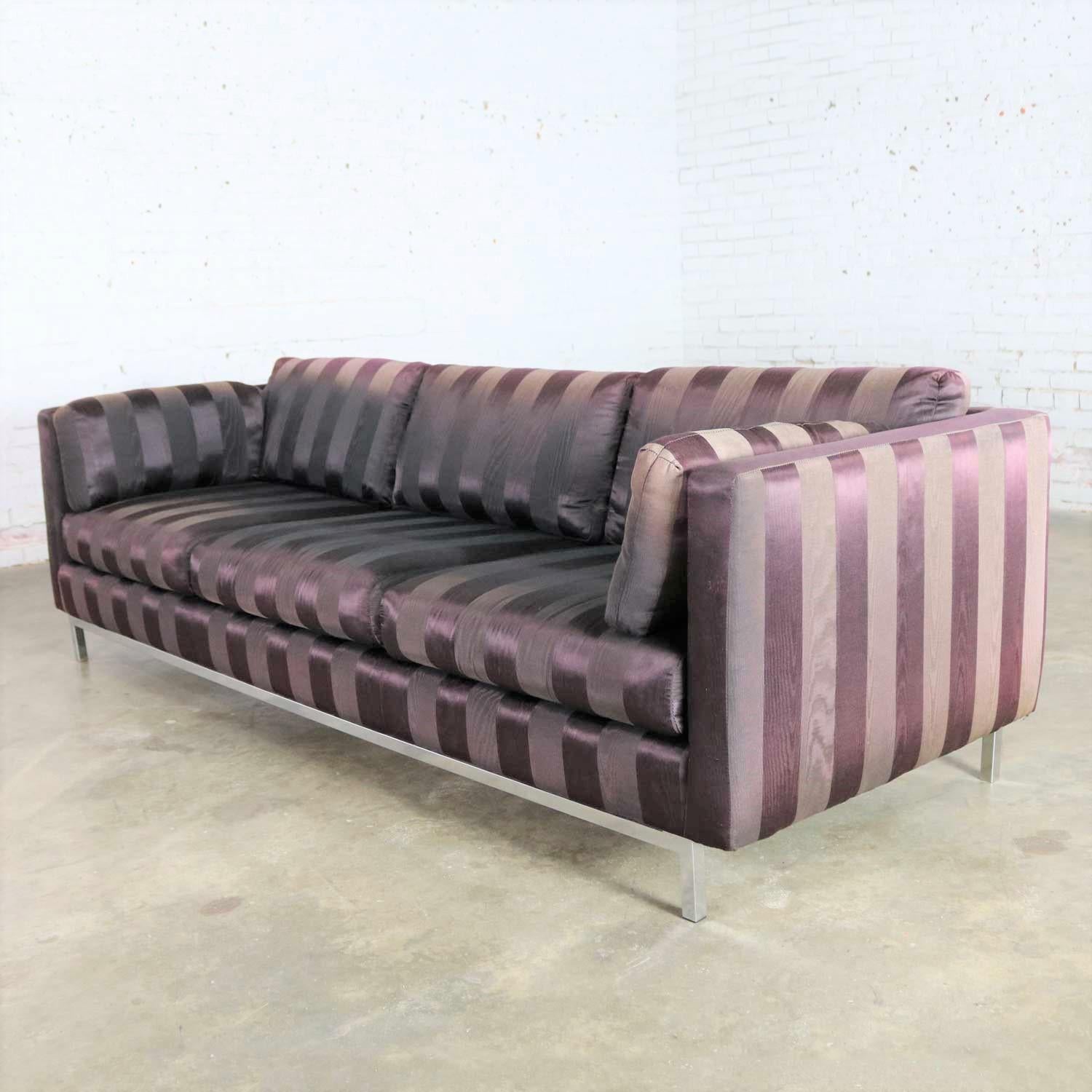 Mid-Century Modern Chrome Cube Tuxedo Sofa In Good Condition In Topeka, KS