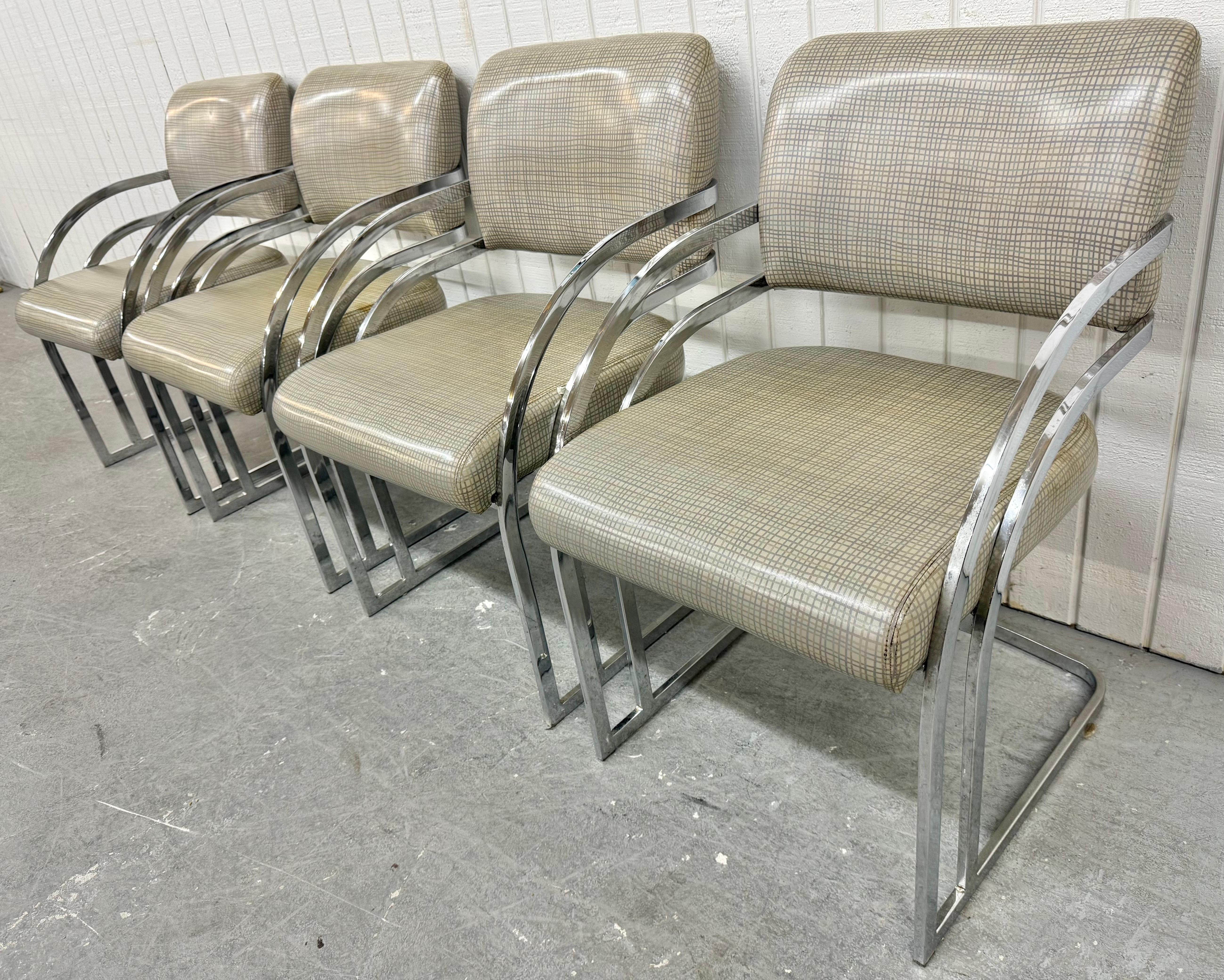 Mid-Century moderno Sedie da pranzo cromate moderne del metà del secolo - Set di 4 in vendita