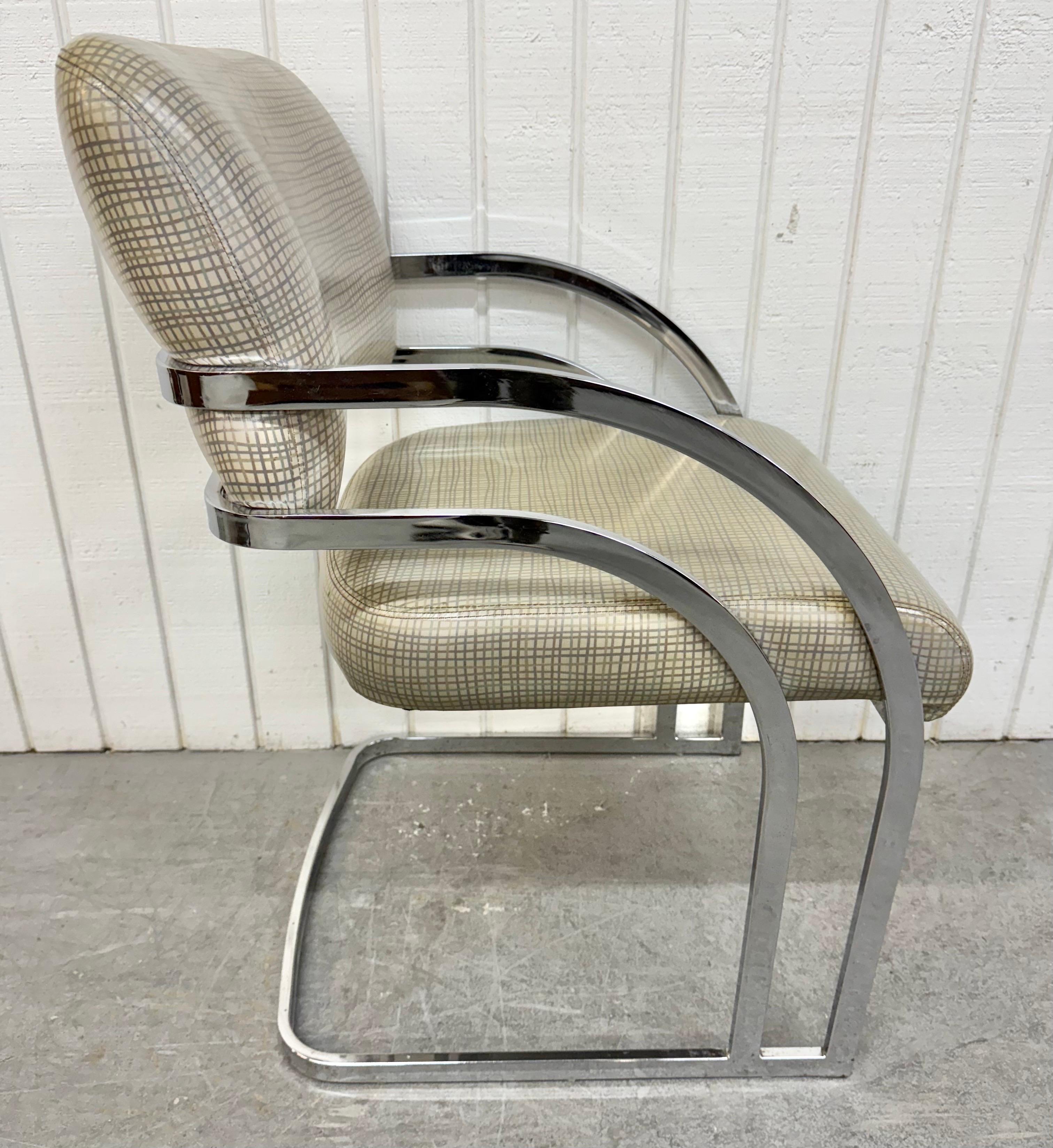 Sedie da pranzo cromate moderne del metà del secolo - Set di 4 In condizioni buone in vendita a Clarksboro, NJ