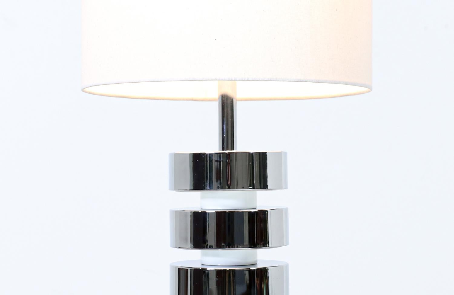 Mid-Century Modern Chrome Disc Column Table Lamp In Excellent Condition In Los Angeles, CA