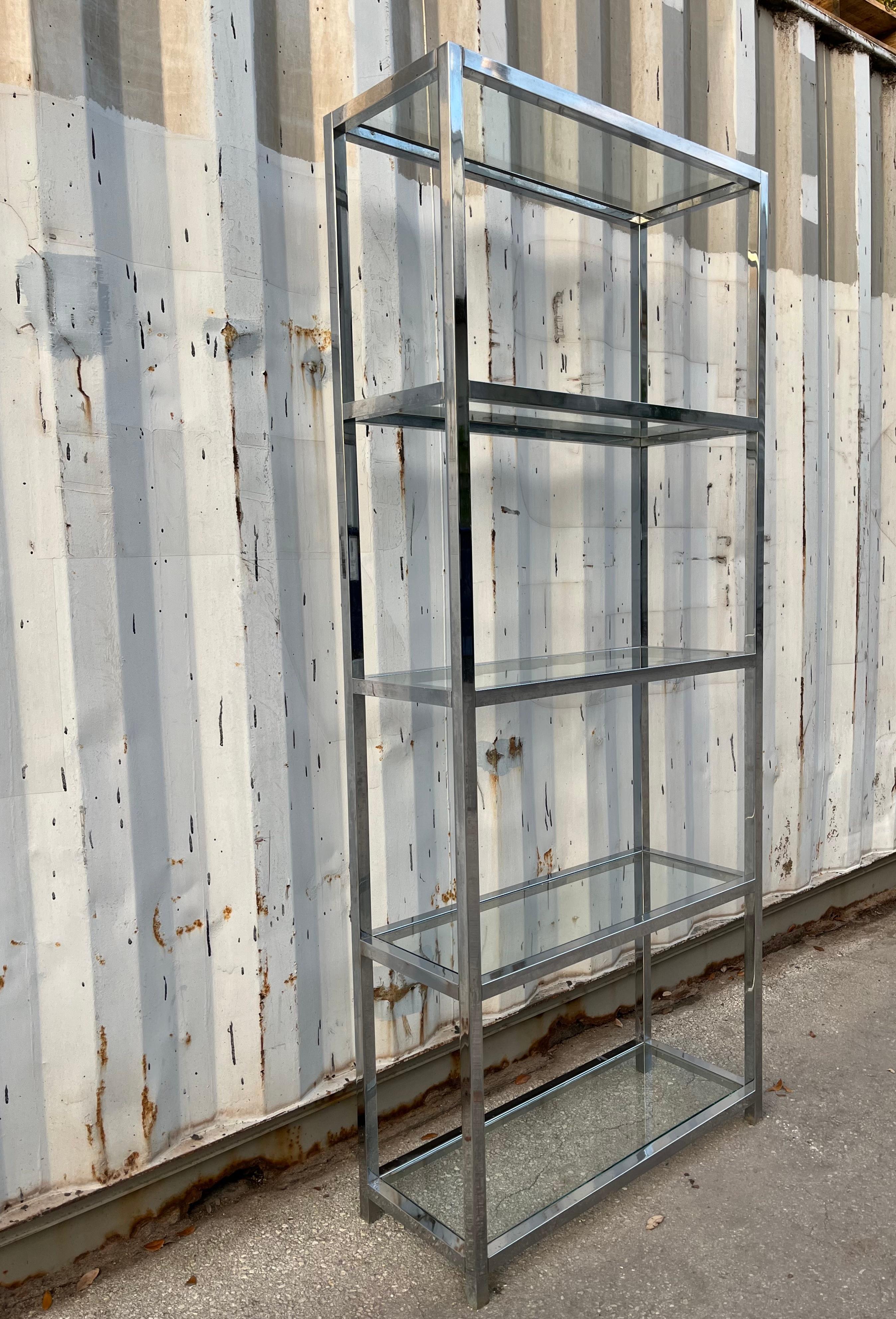 Etagere cromata moderna di metà secolo in stile Milo Baughman. Circa anni '70 in vendita 13