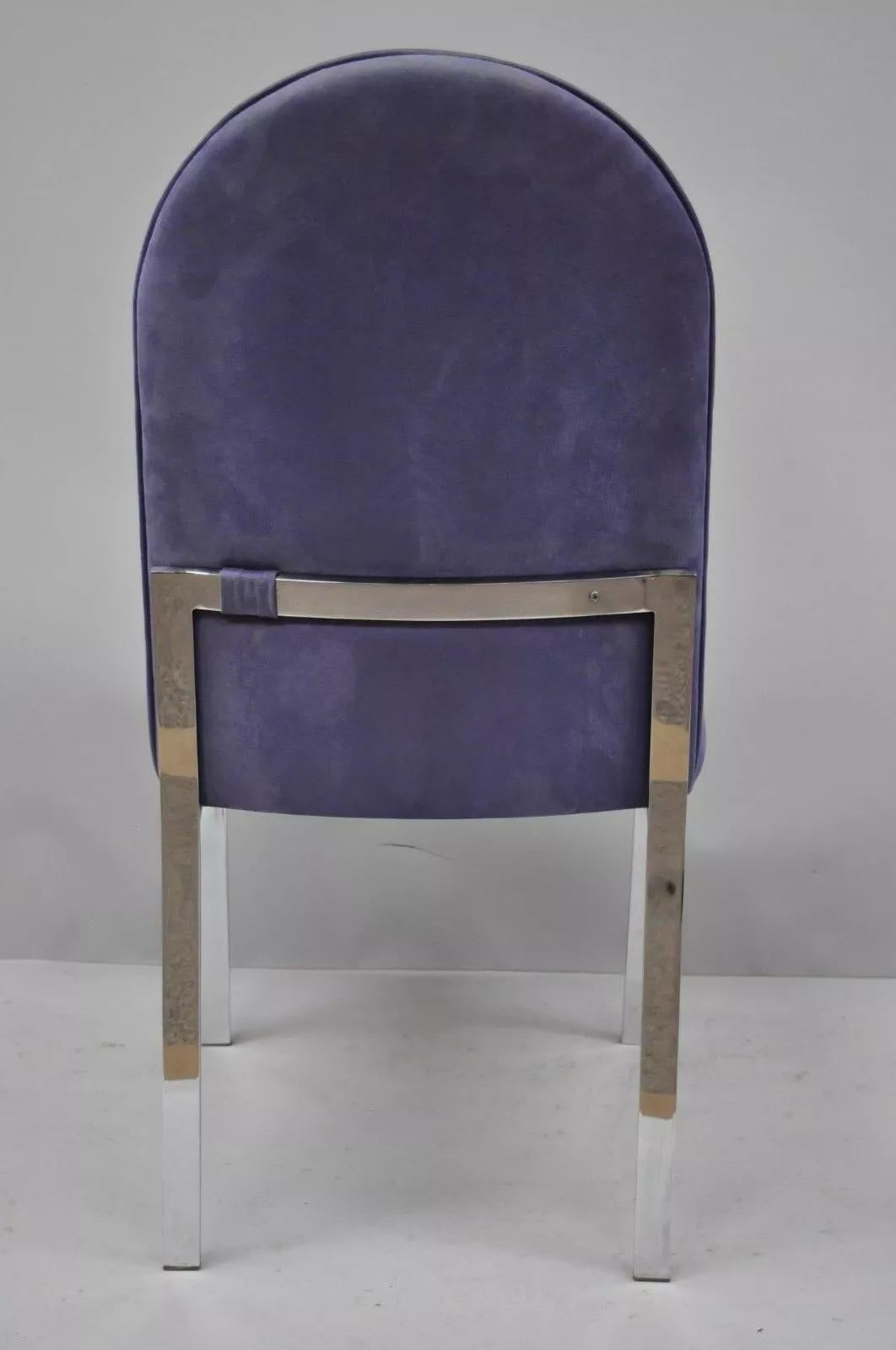Vintage Mid Century Modern Chrome Flat Bar Dining Side Chair zugeschrieben Tri Mark Designs (B). Der Artikel verfügt über einen polierten Chromrahmen, nahtlose Gelenke, klare modernistische Linien und eine großartige Form. CIRCA Spätes 20.