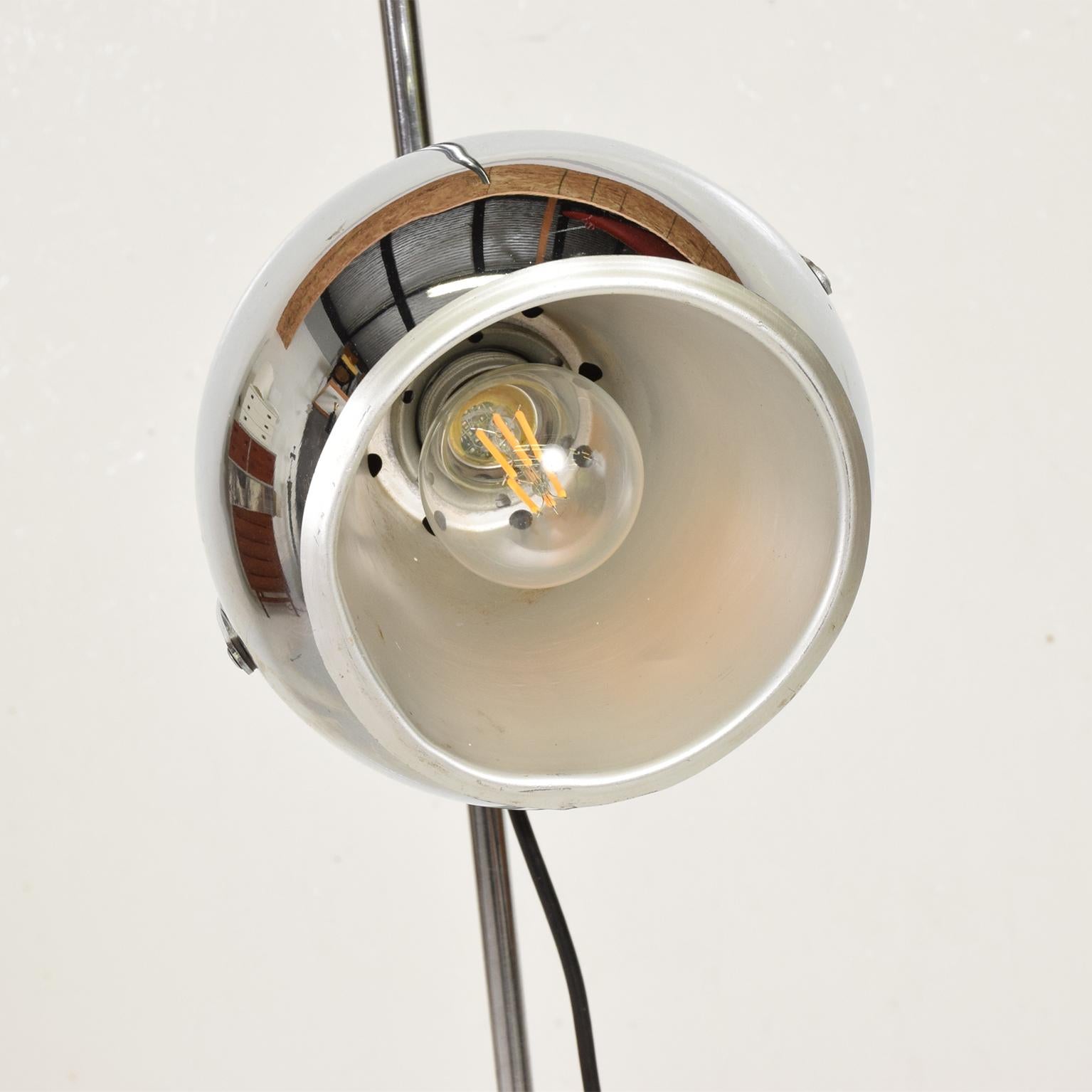 Mid-Century Modern Chrome Floor Lamp by Robert Sonneman 3