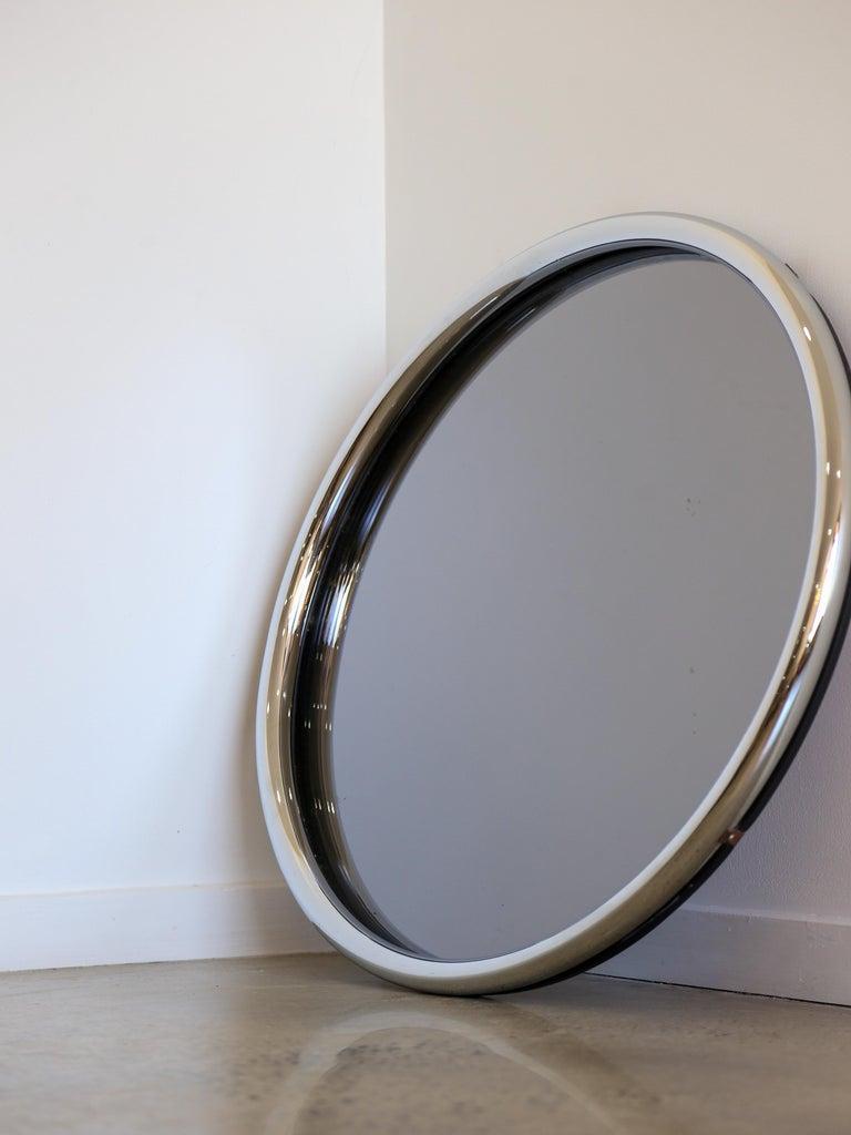 italien Miroir mural rond à cadre chromé de style moderne du milieu du siècle en vente