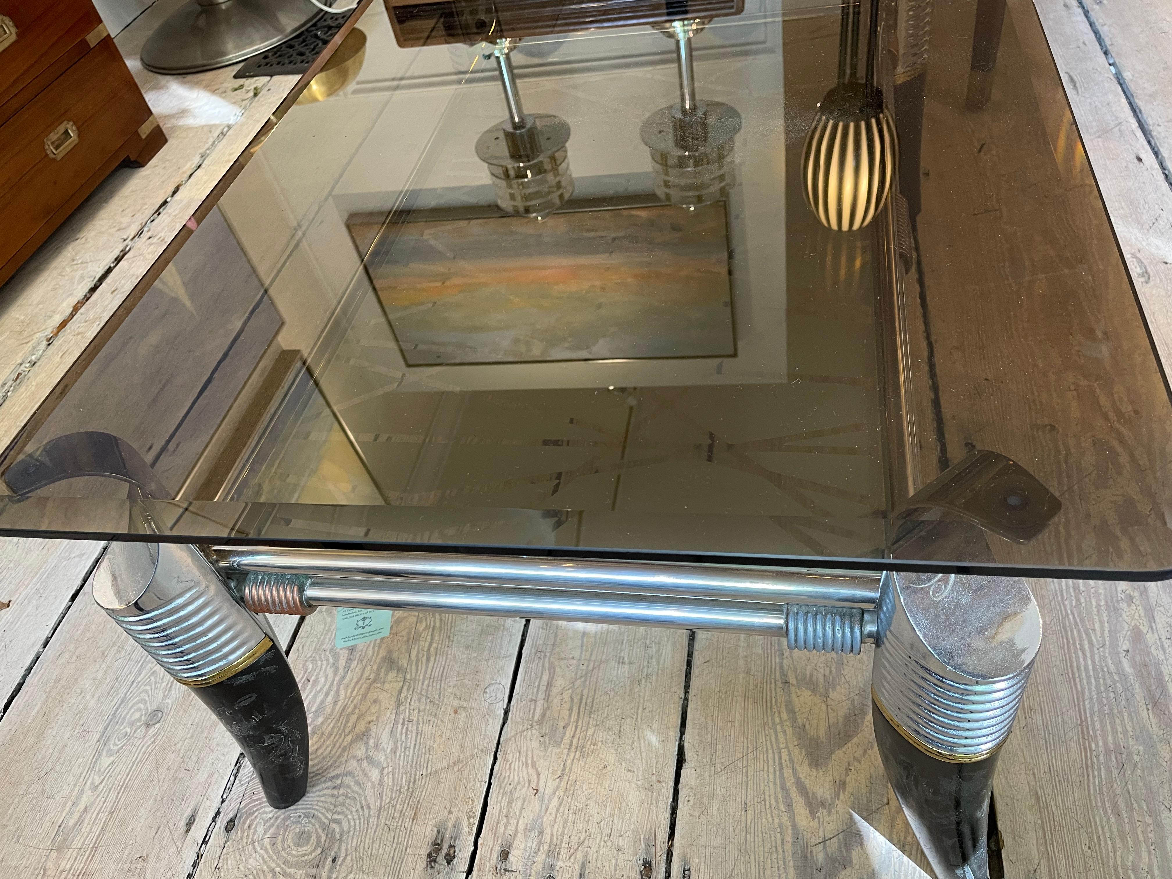 Table basse ou d'appoint mi-siècle moderne en chrome, verre et bois en vente 1