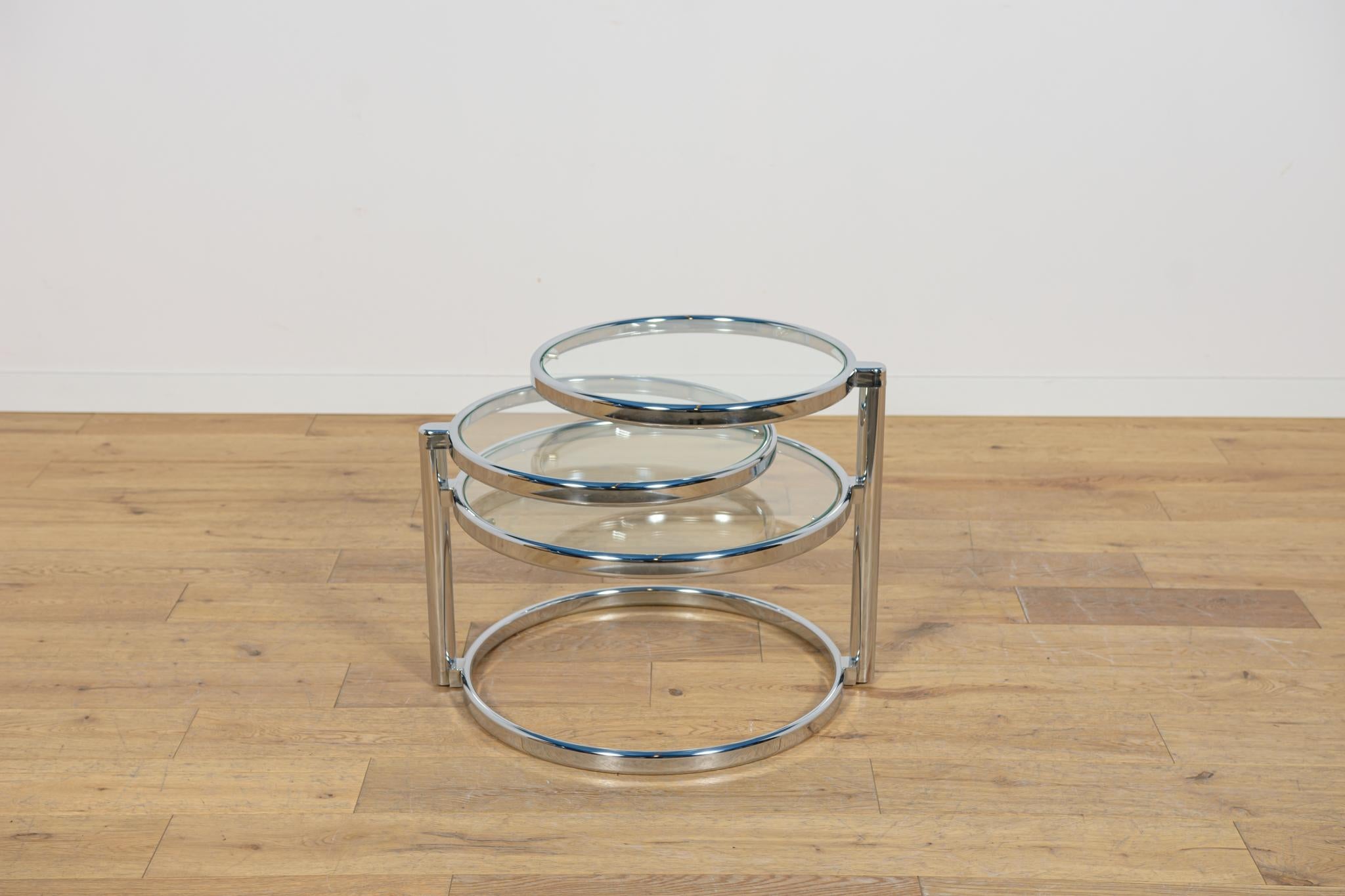 Moderner Couchtisch aus Chrom und Glas von Milo Baughman, Vereinigte Staaten, Mitte des Jahrhunderts. (Moderne der Mitte des Jahrhunderts) im Angebot