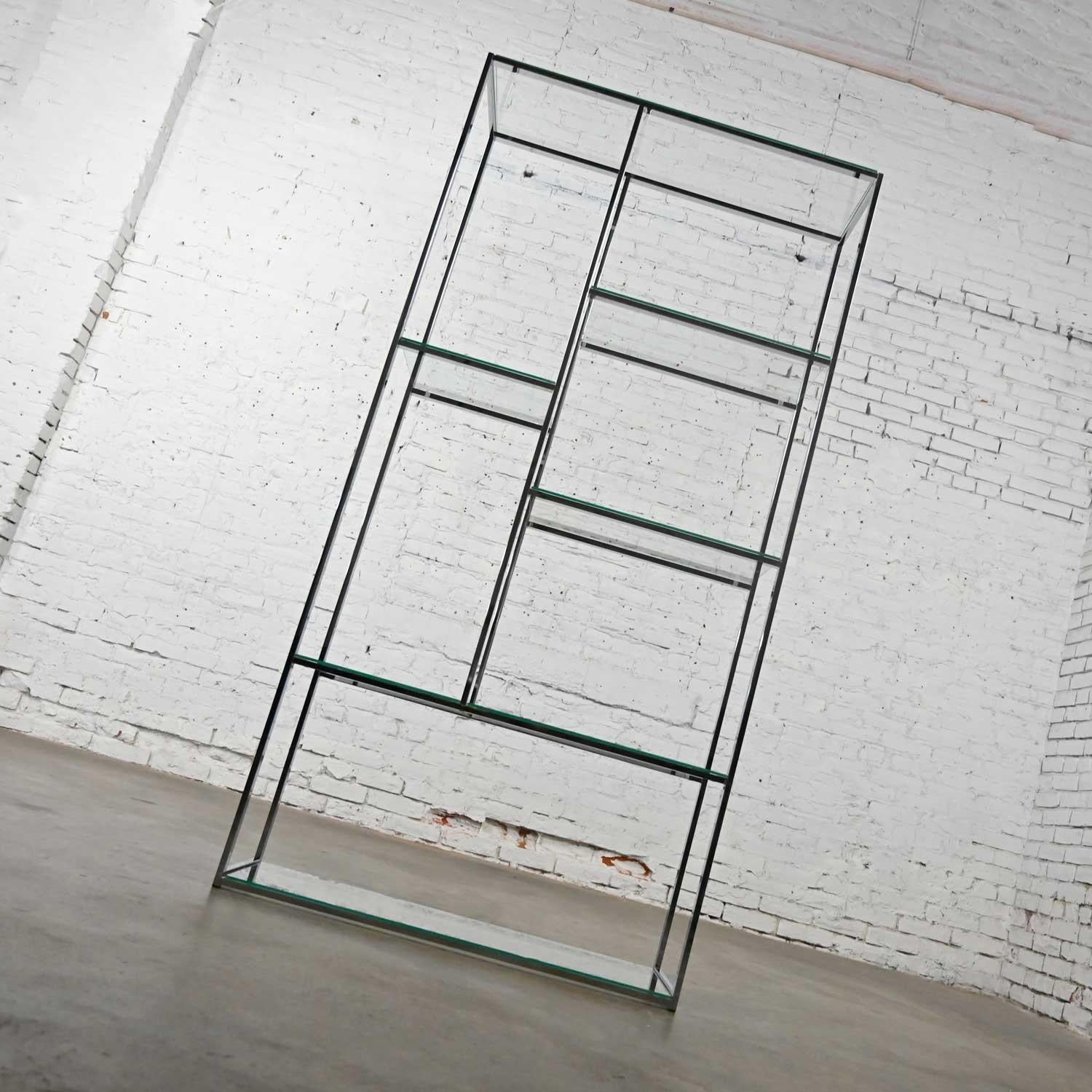 Mid-Century Modern Chrome & Glass Etagere Mondrian Style Shelf Placement For Sale 6