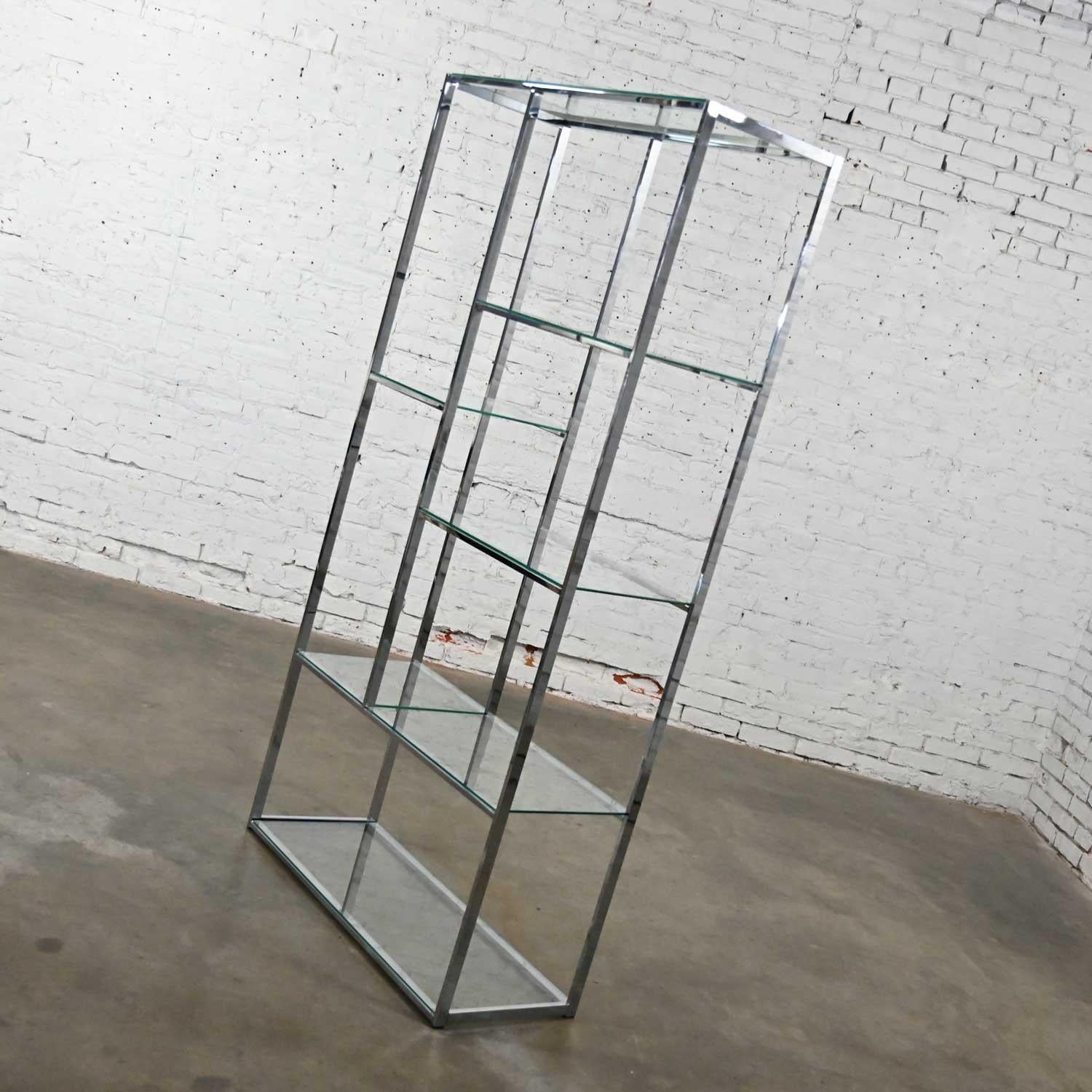 XX secolo Etagere moderna di metà secolo in cromo e vetro in stile Mondrian con scaffale in vendita