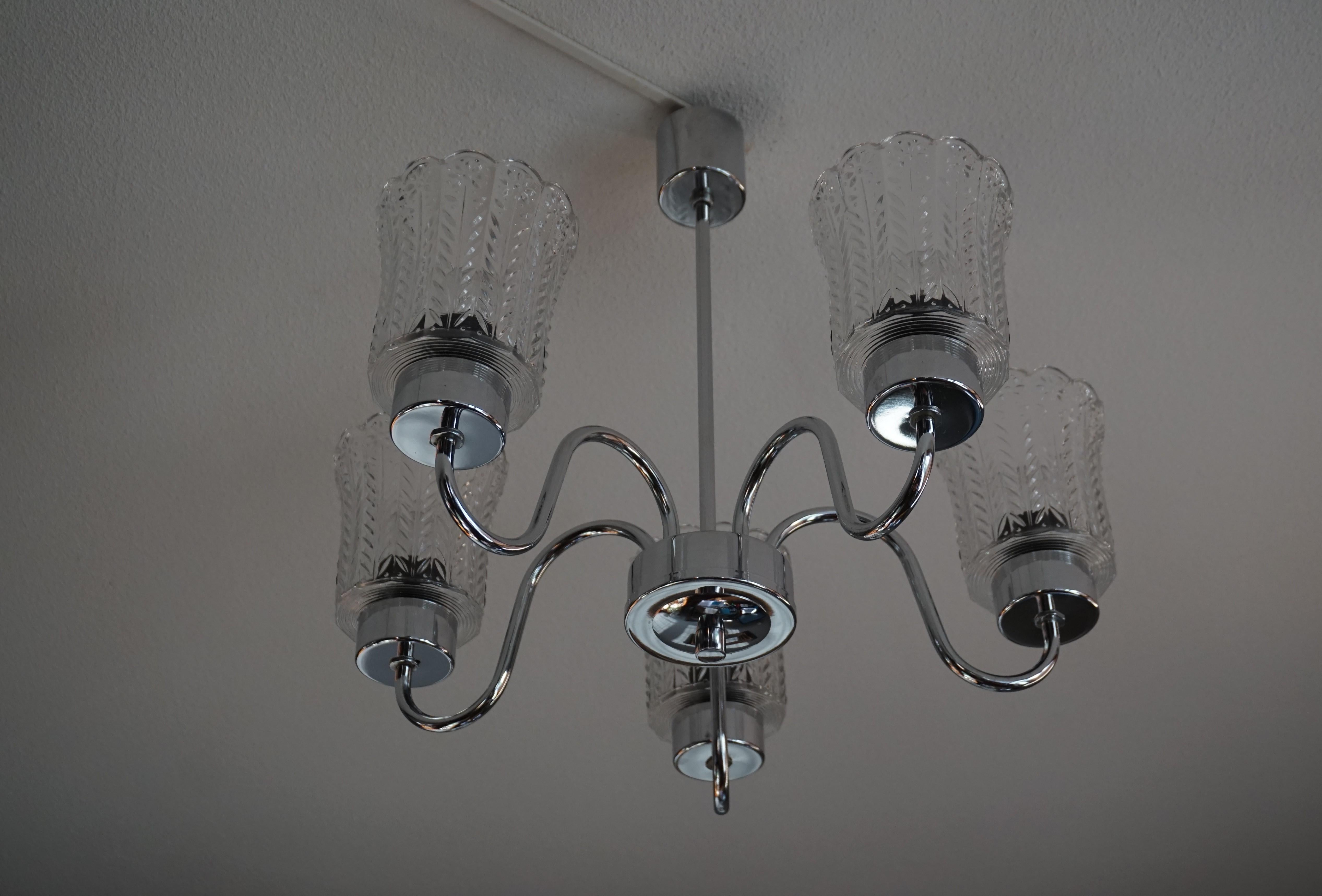 20th Century Mid-Century Modern Chrome and Glass Shades Pendant Light with Flower Patterns For Sale