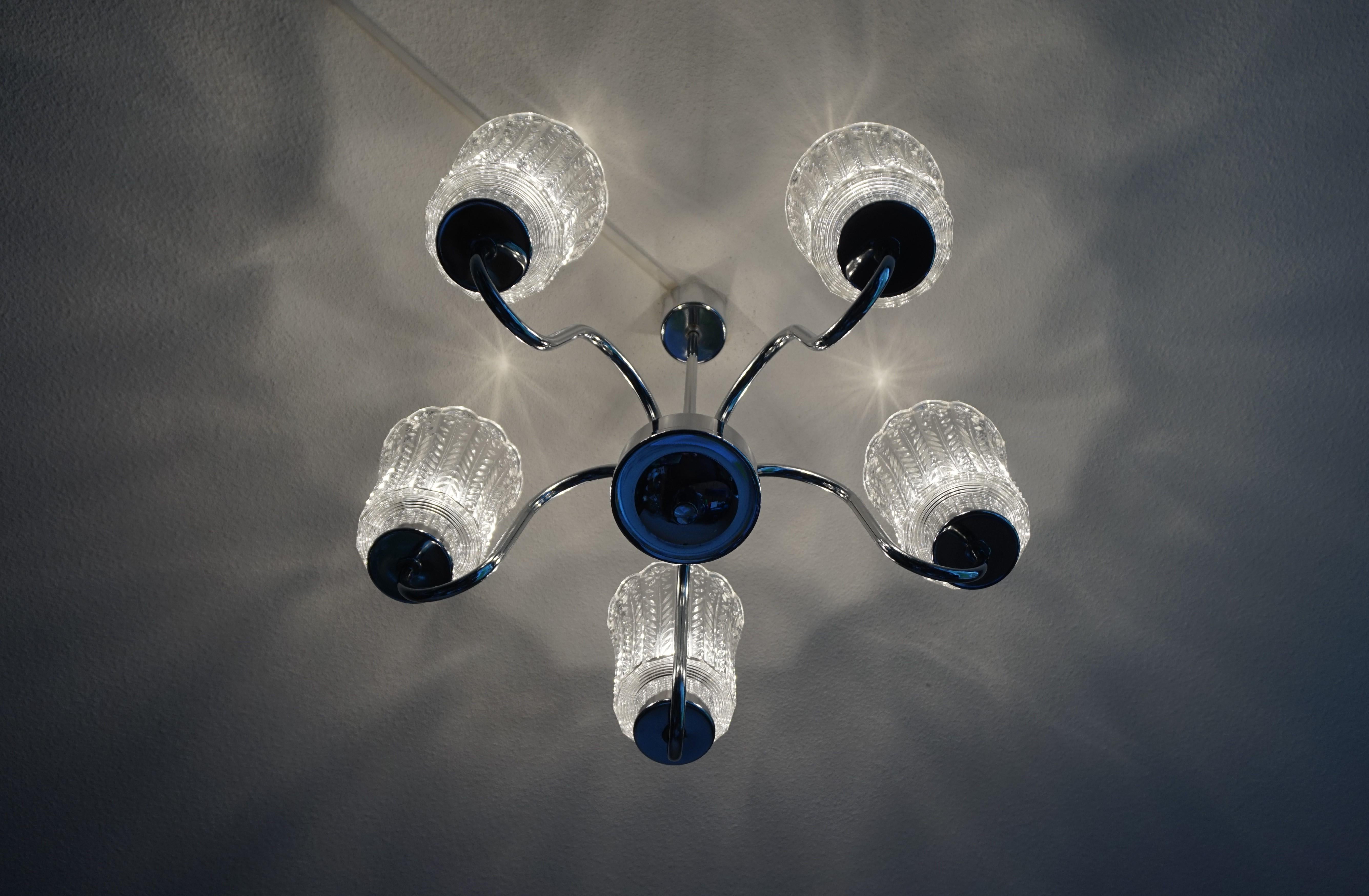 Mid-Century Modern Chrome and Glass Shades Pendant Light with Flower Patterns For Sale 3