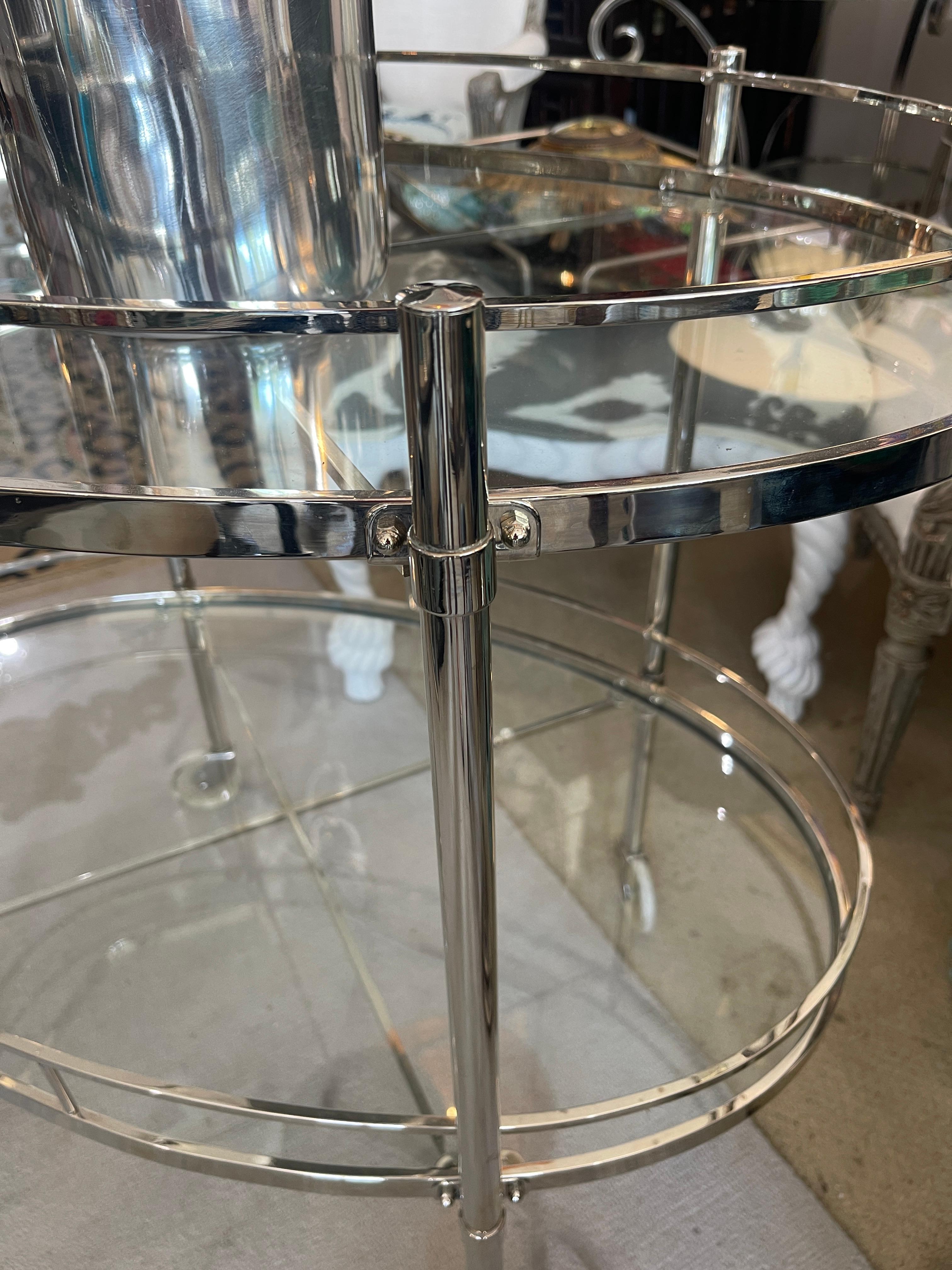 Chariot de bar à deux niveaux, en chrome et verre, Italie en vente 3