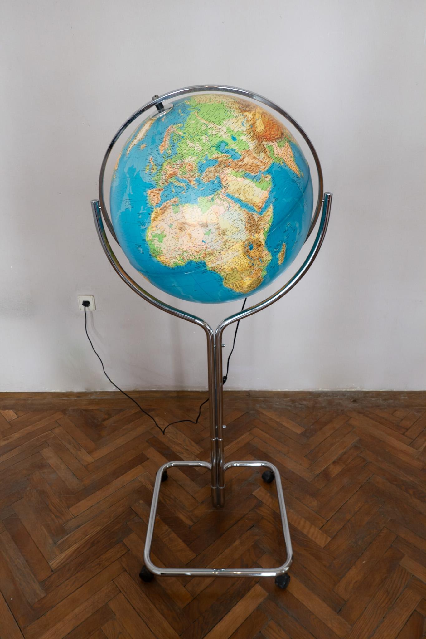 Italian Mid-Century Modern Chrome Globe Floor Lamp, Italy 1970s