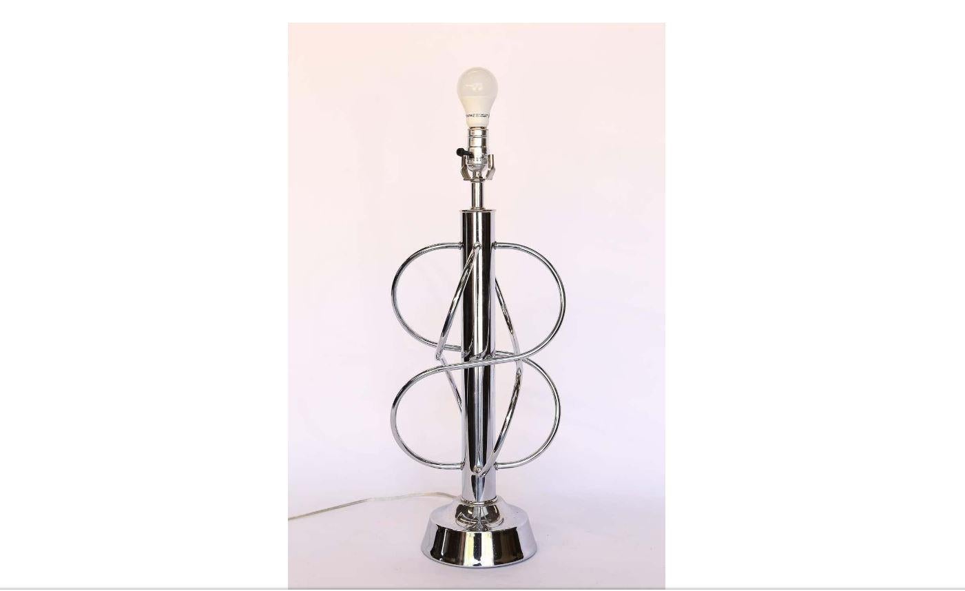 Lampe chromée mi-siècle moderne avec abat-jour en vente 3