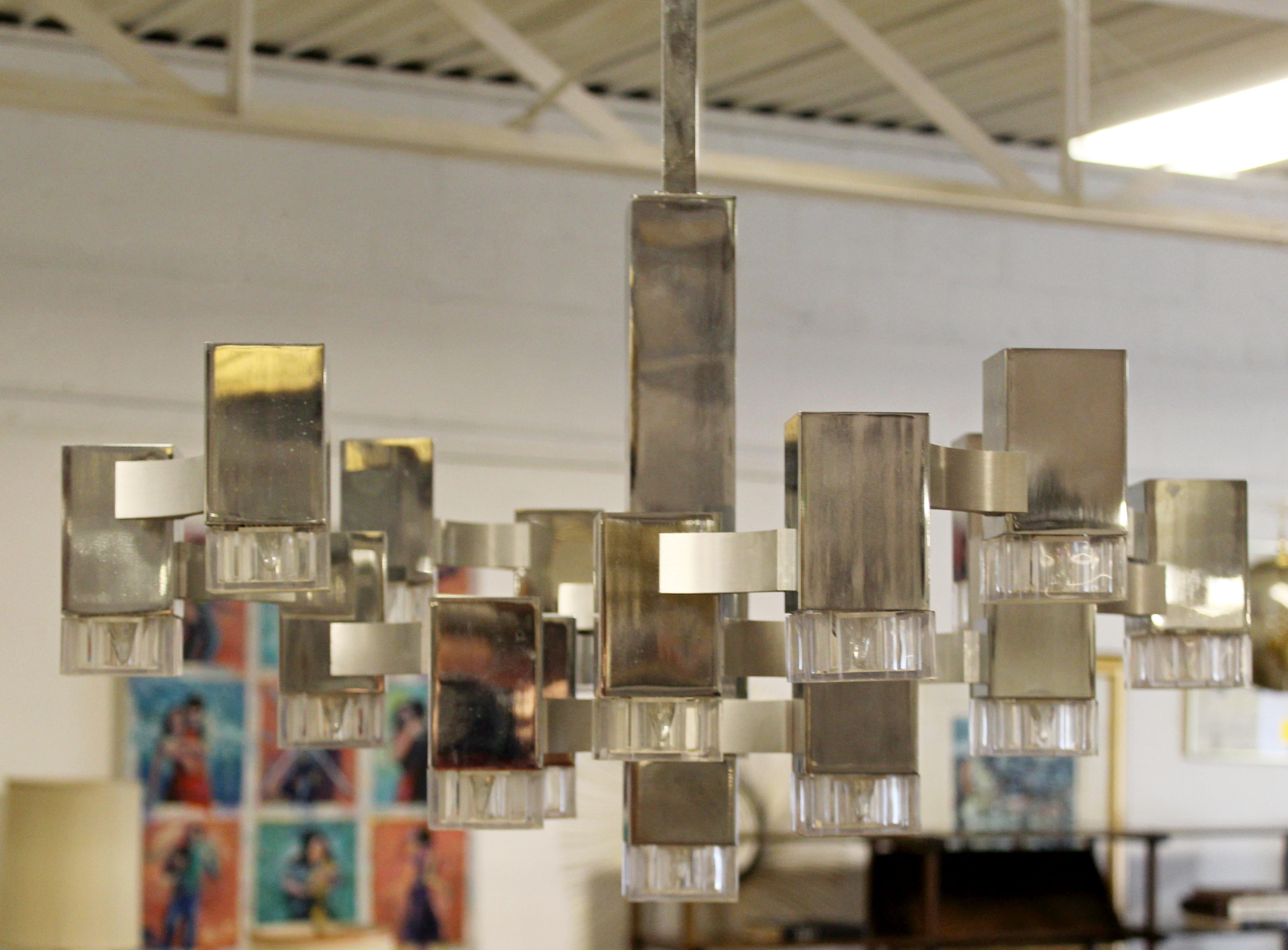 Mid-Century Modern Chrome Lucite Cubic Light Fixture Chandelier Sciolari, 1970s In Good Condition In Keego Harbor, MI