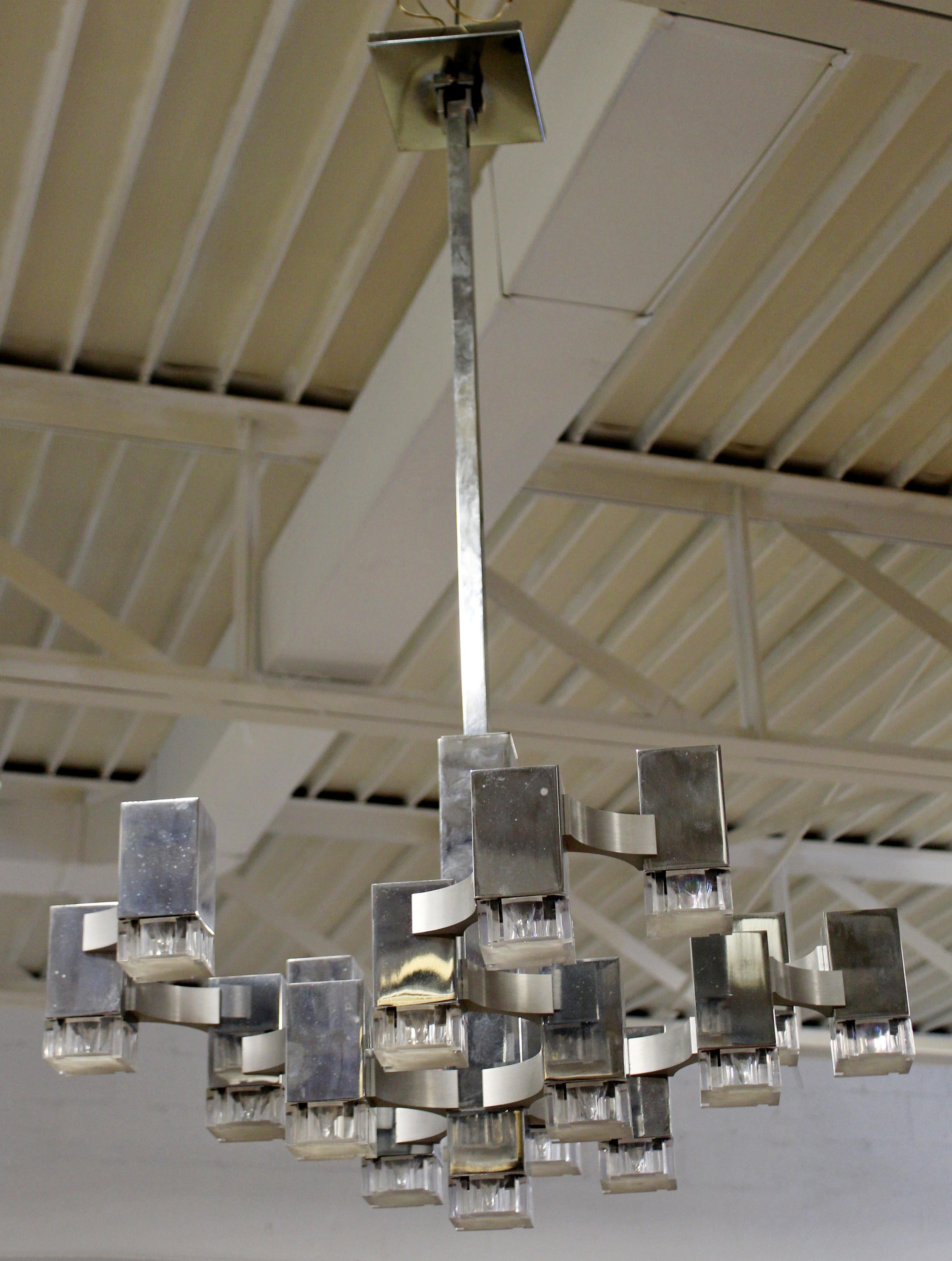 Mid-Century Modern Chrome Lucite Cubic Light Fixture Chandelier Sciolari, 1970s 3