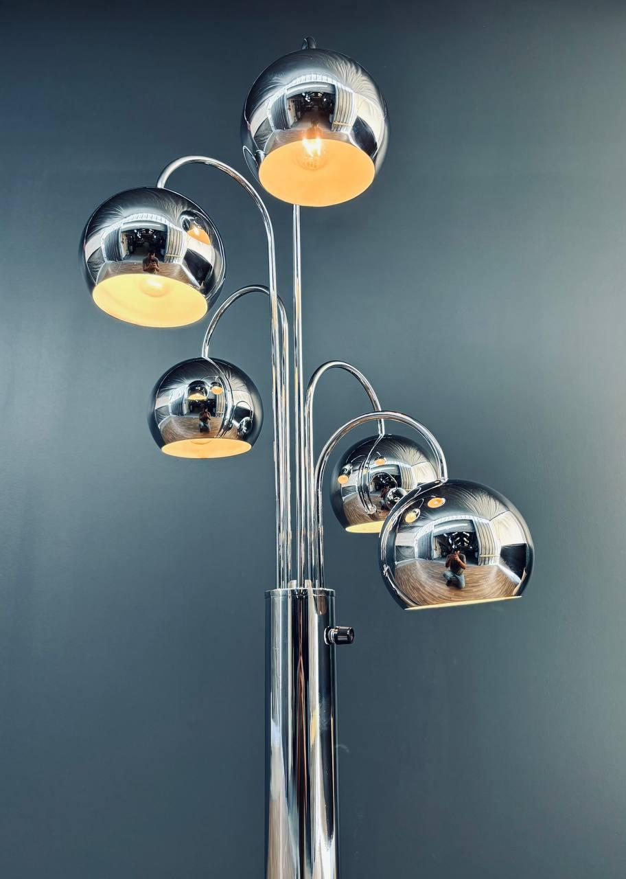 Mid-20th Century Mid-Century Modern Chrome Metal Orb Floor Lamp
