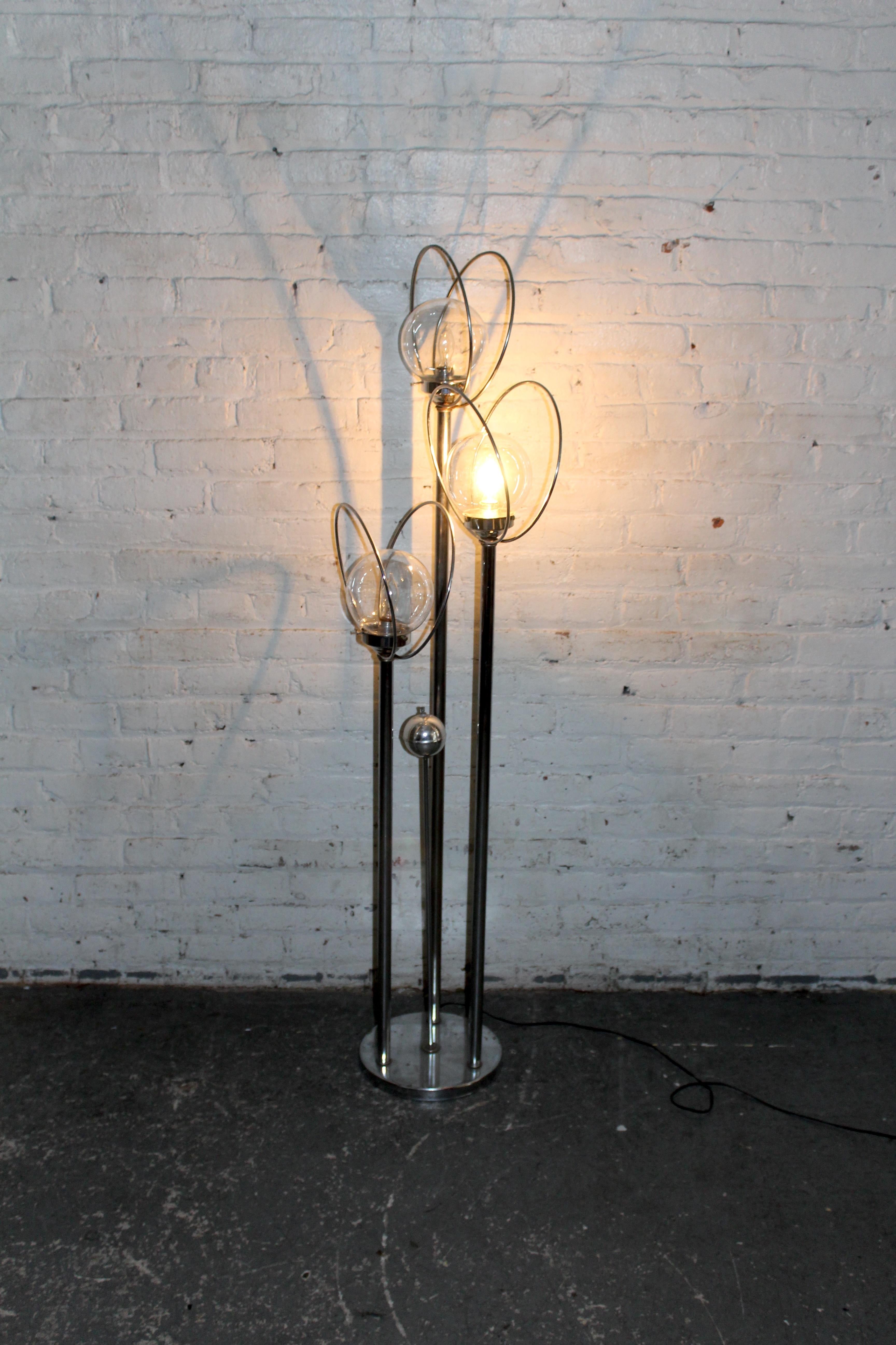 Unknown Mid-Century Modern Chrome Orb Floor Lamp For Sale