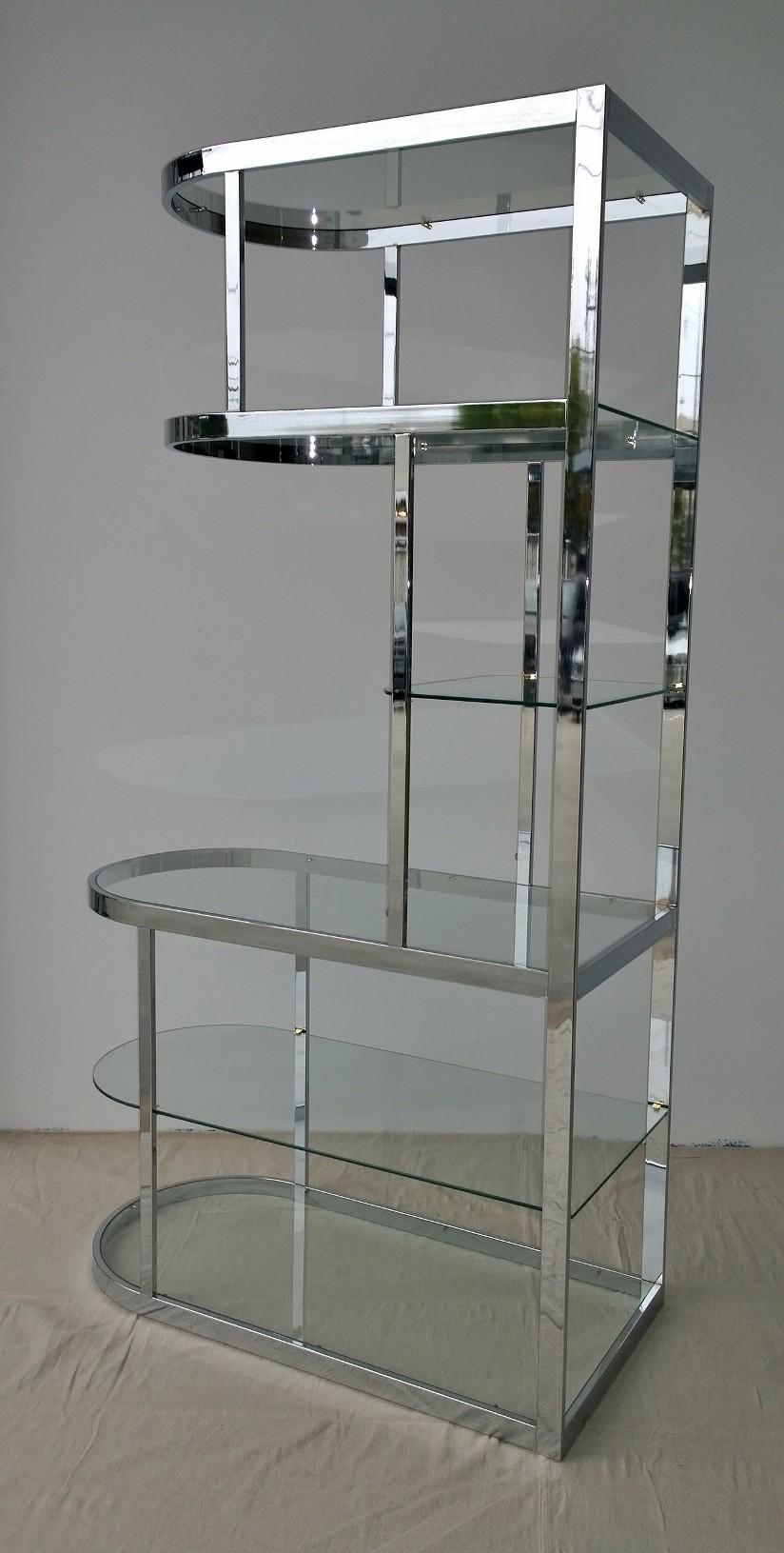 20th Century DIA 6 Glass Shelf Chromed Metal Frame with Brass Supports Curved Front Étagère For Sale