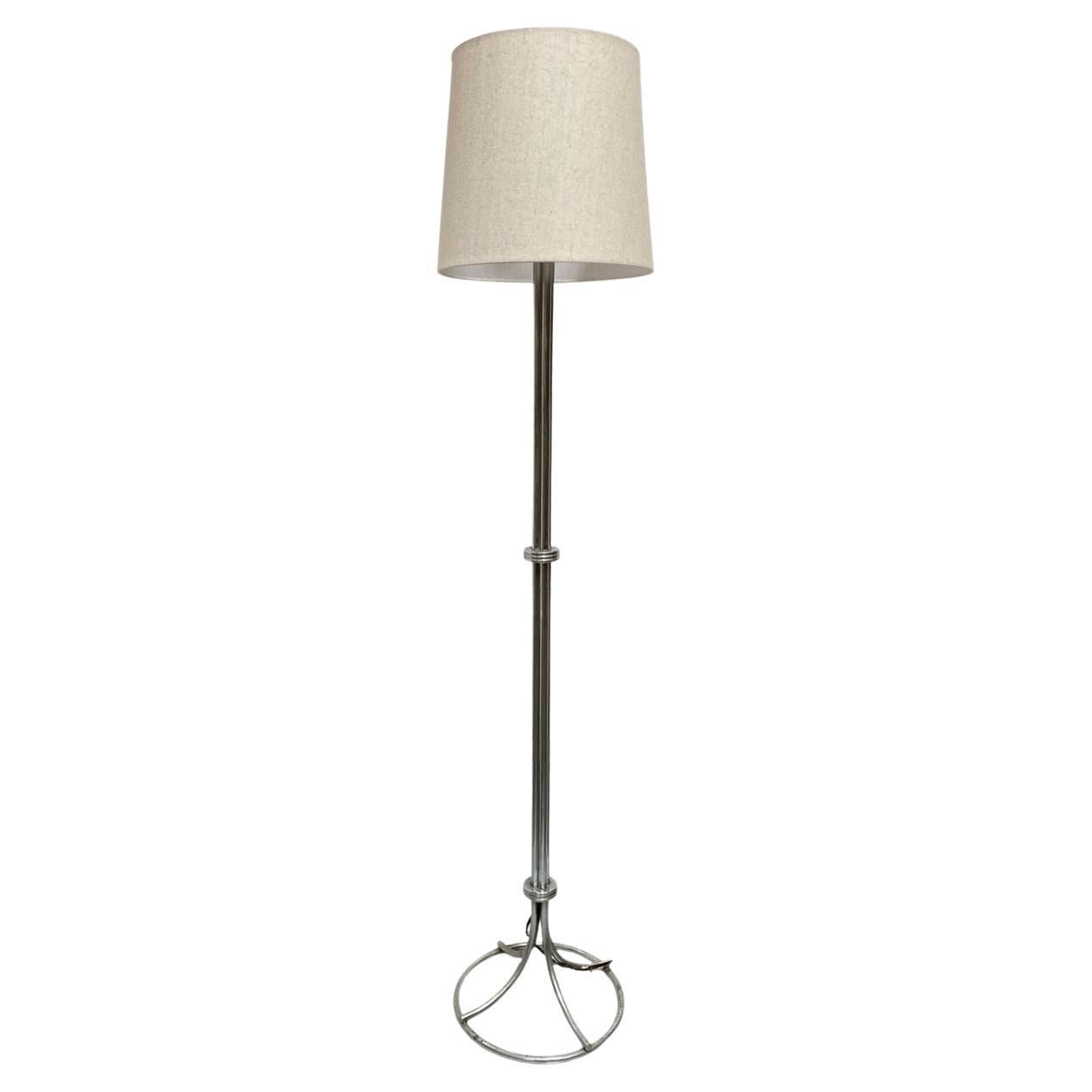 Lampadaire  tige polie chrome mi-sicle moderne