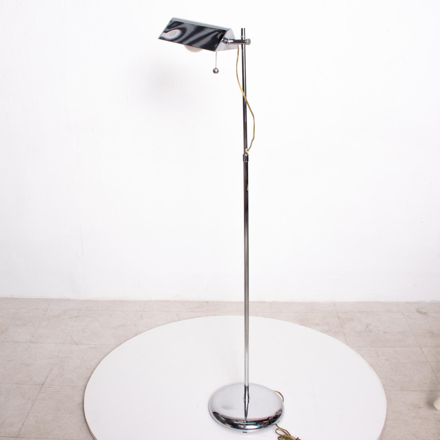  1980s Modern Chrome Reading Floor Lamp Style Koch Lowy In Good Condition In Chula Vista, CA