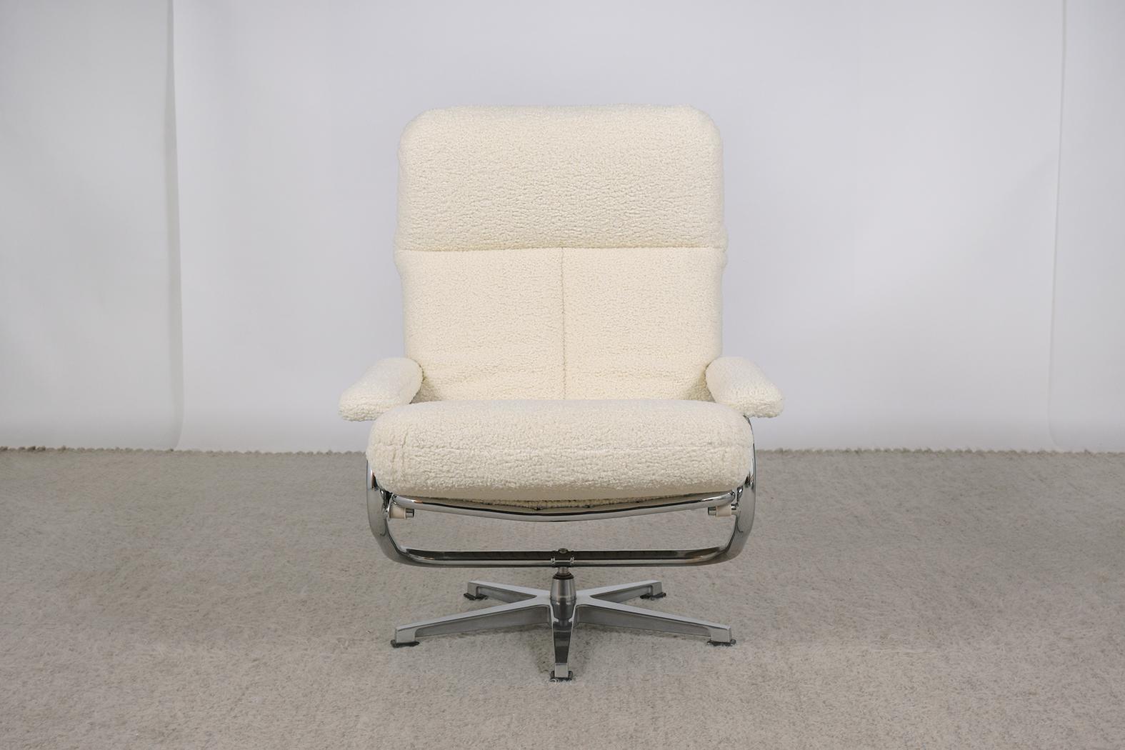 Mid-Century Modern 1970s Chrome-Plated Recliner Chair and Ottoman Set with Bouclé Upholstery For Sale