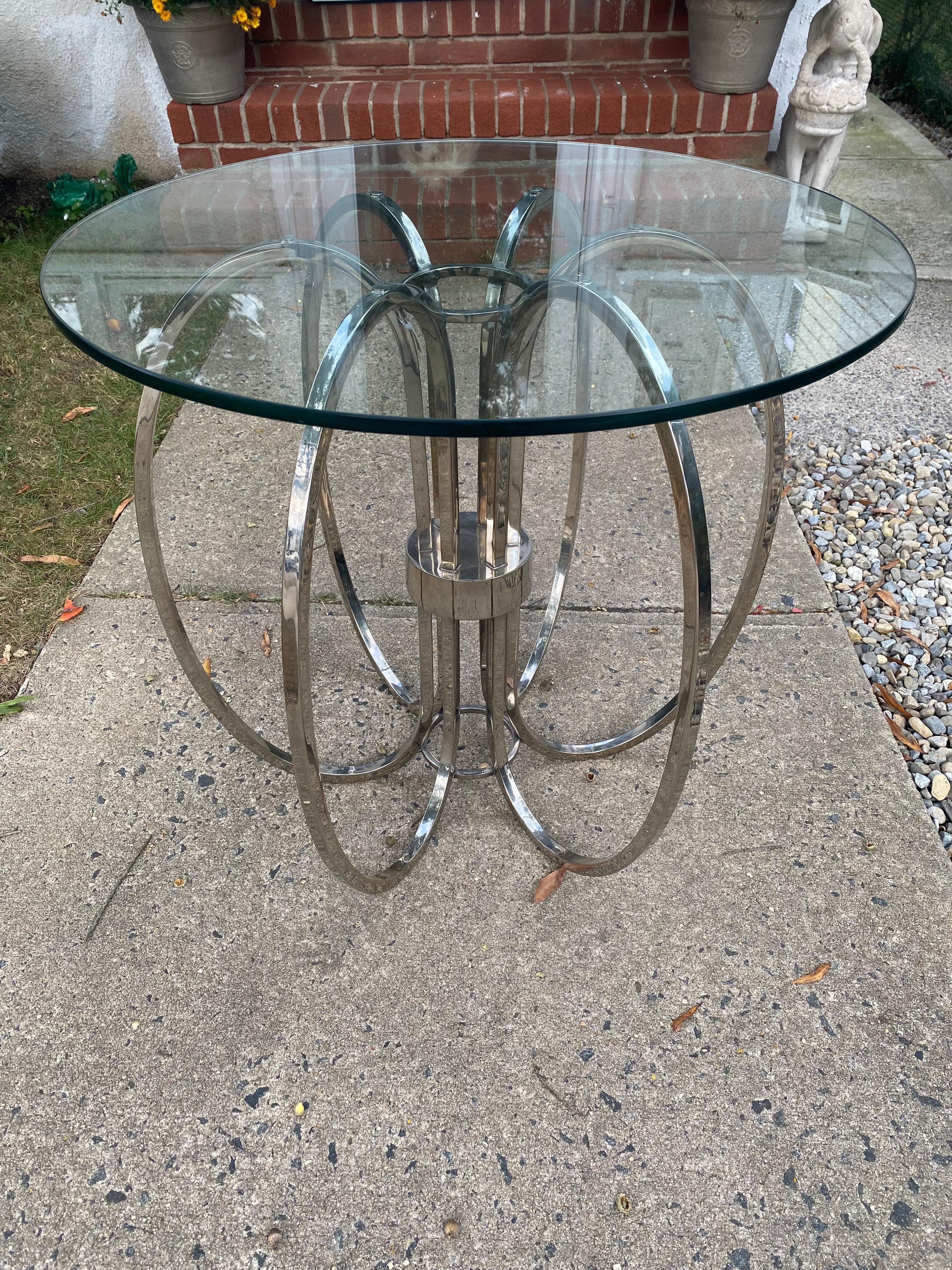 Americano Mid Century Modern Chrome Ring Side Table in Manner of Milo Baughman in vendita