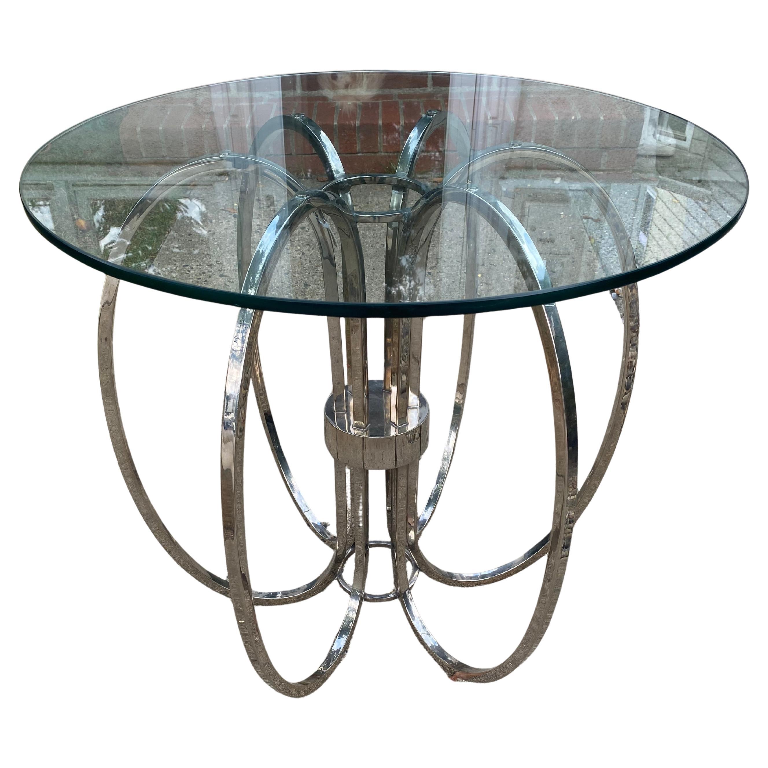 Mid Century Modern Chrome Ring Side Table in Manner of Milo Baughman in vendita