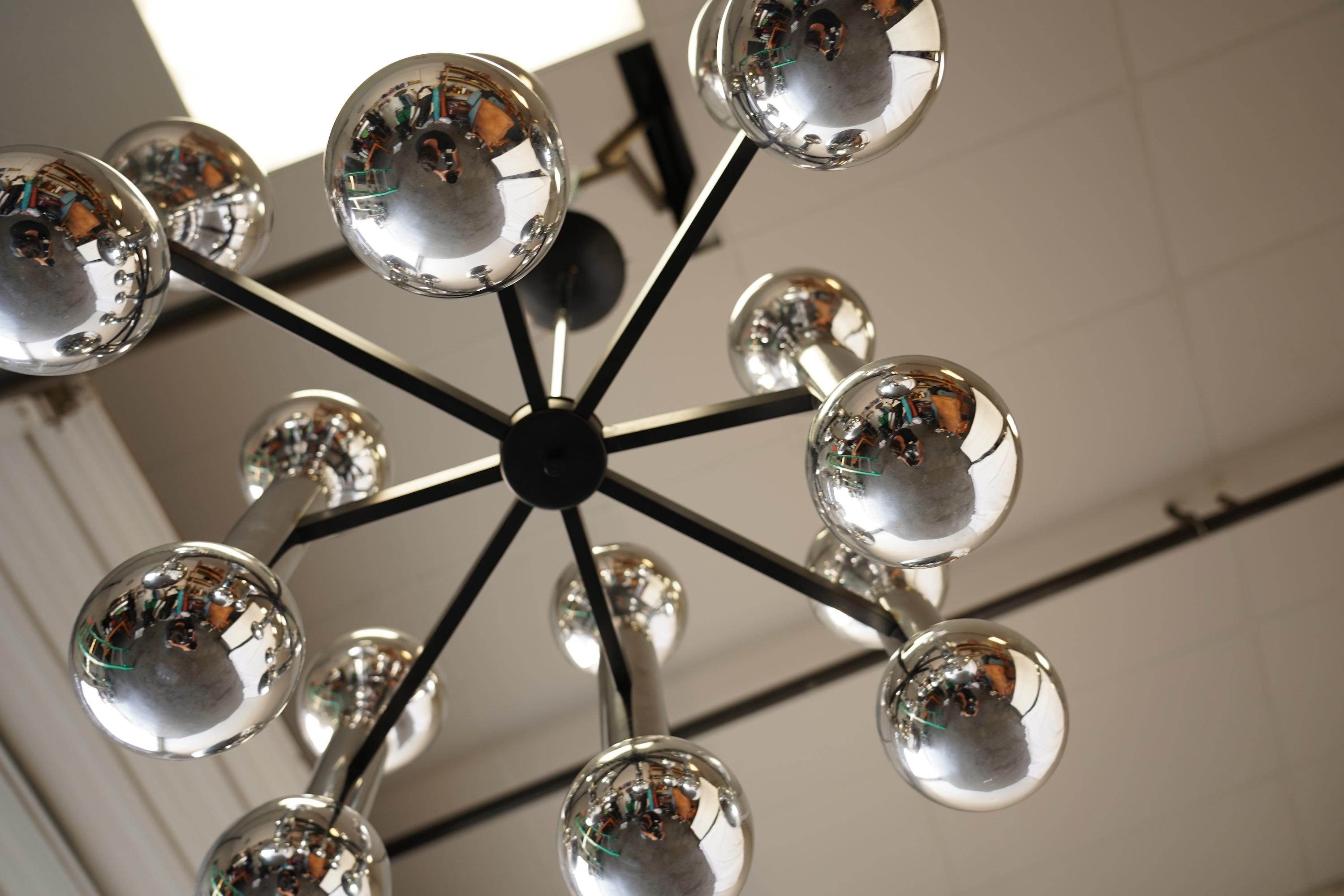 Lampadario Space A Space Chrome di metà secolo con 16 luci, anni Settanta in vendita 4