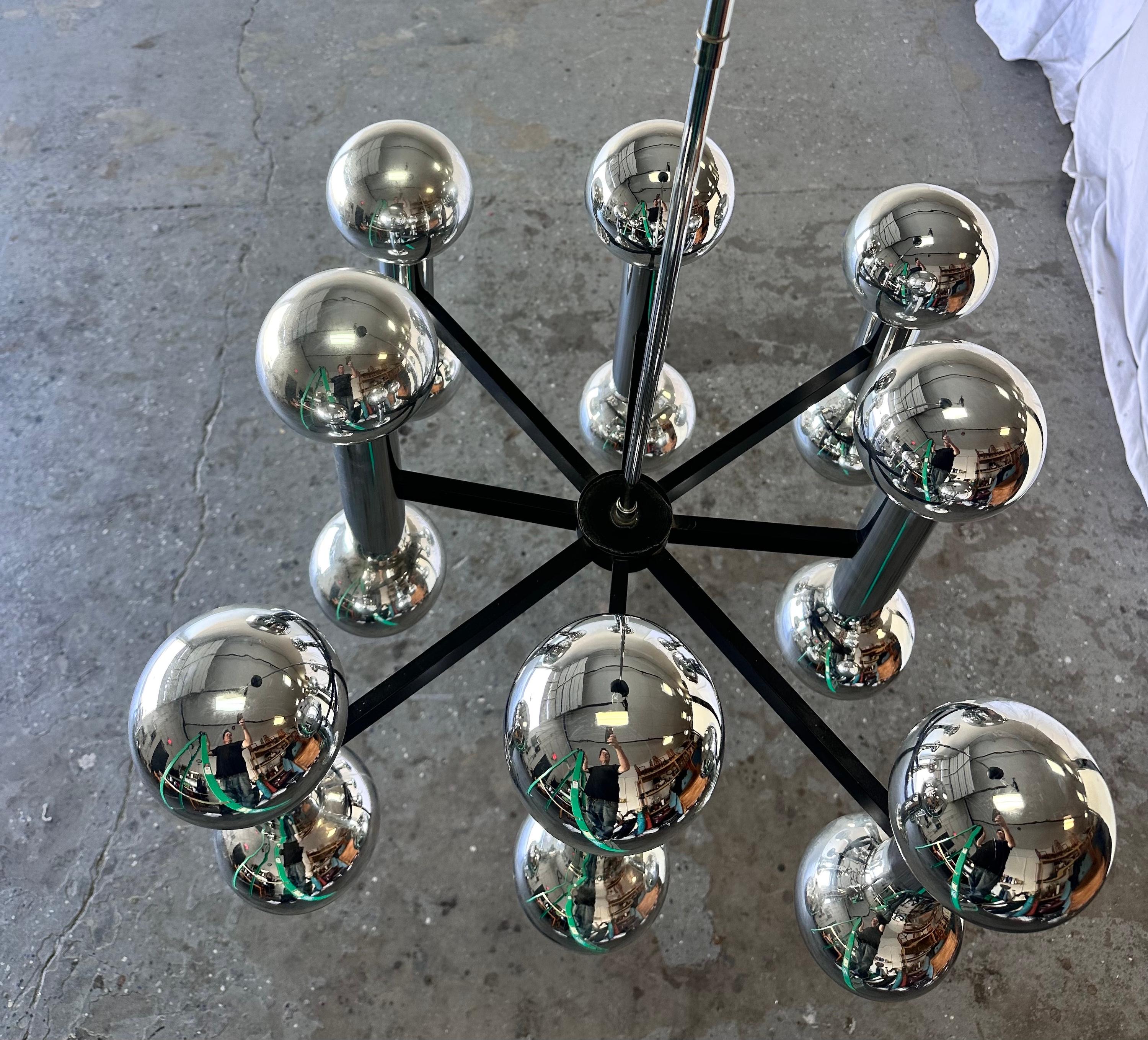 Fine XX secolo Lampadario Space A Space Chrome di metà secolo con 16 luci, anni Settanta in vendita