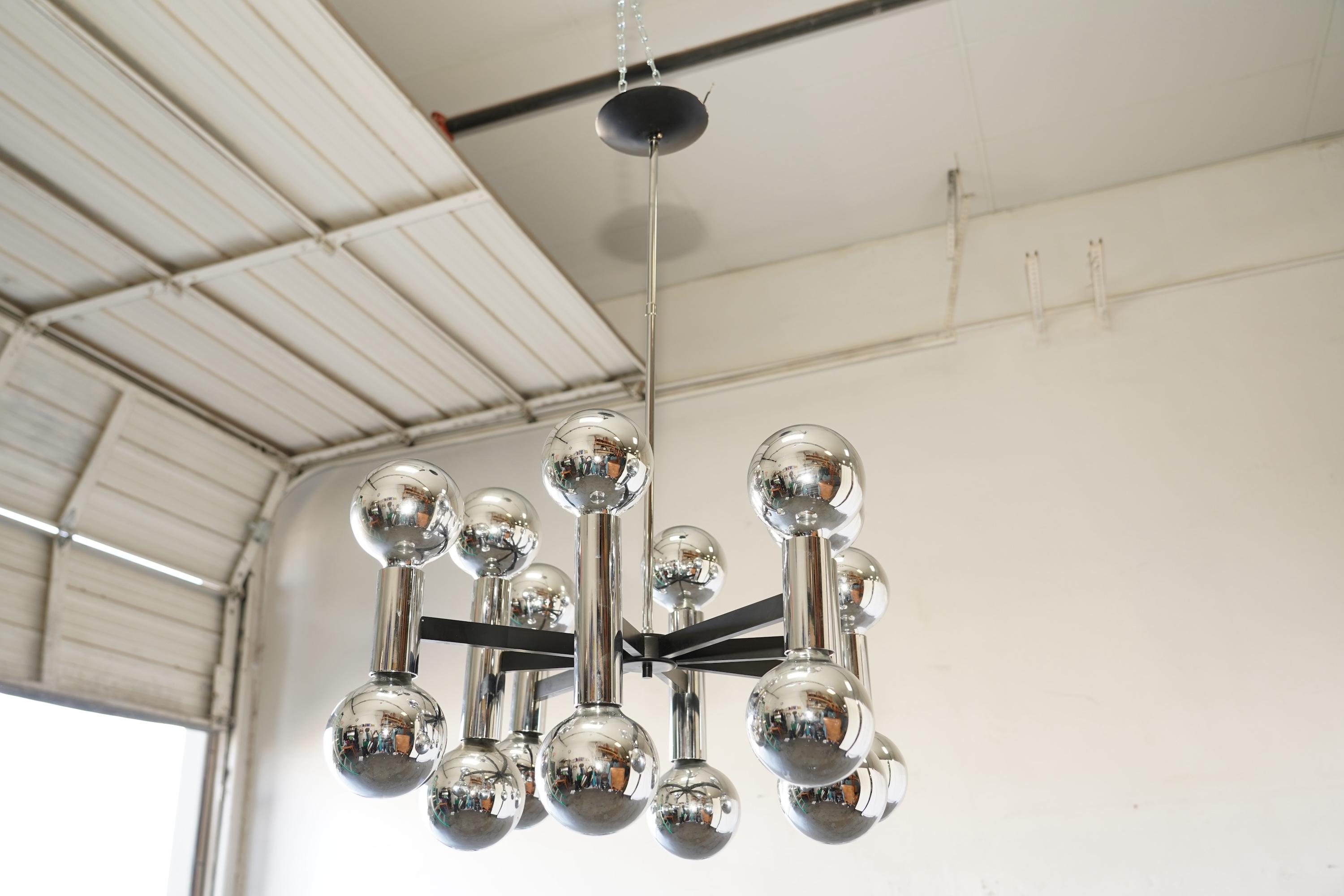 Lampadario Space A Space Chrome di metà secolo con 16 luci, anni Settanta in vendita 1