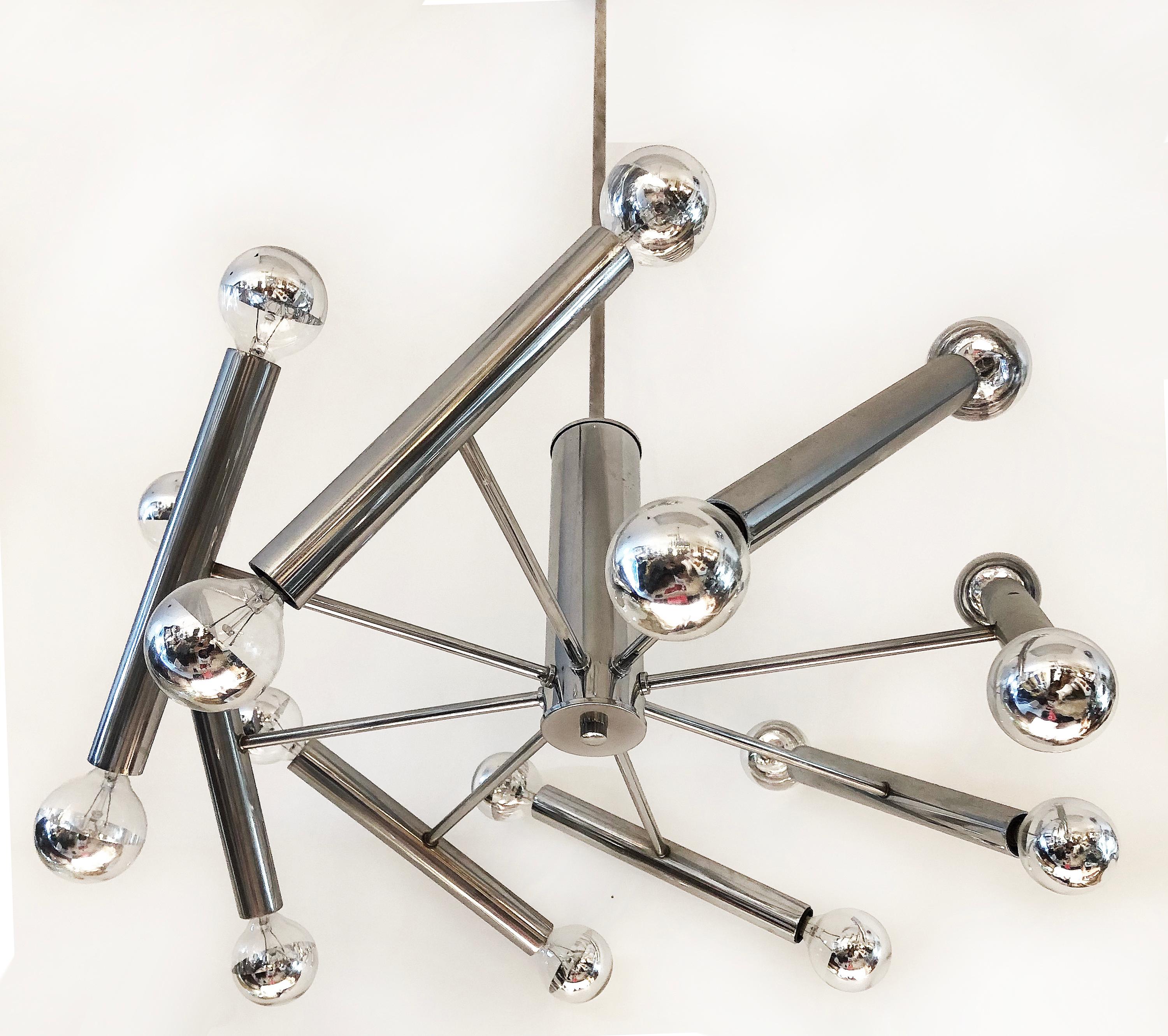 Araña Sputnik cromada de 16 luces, moderna de mediados de siglo, con cable y en funcionamiento Estadounidense en venta