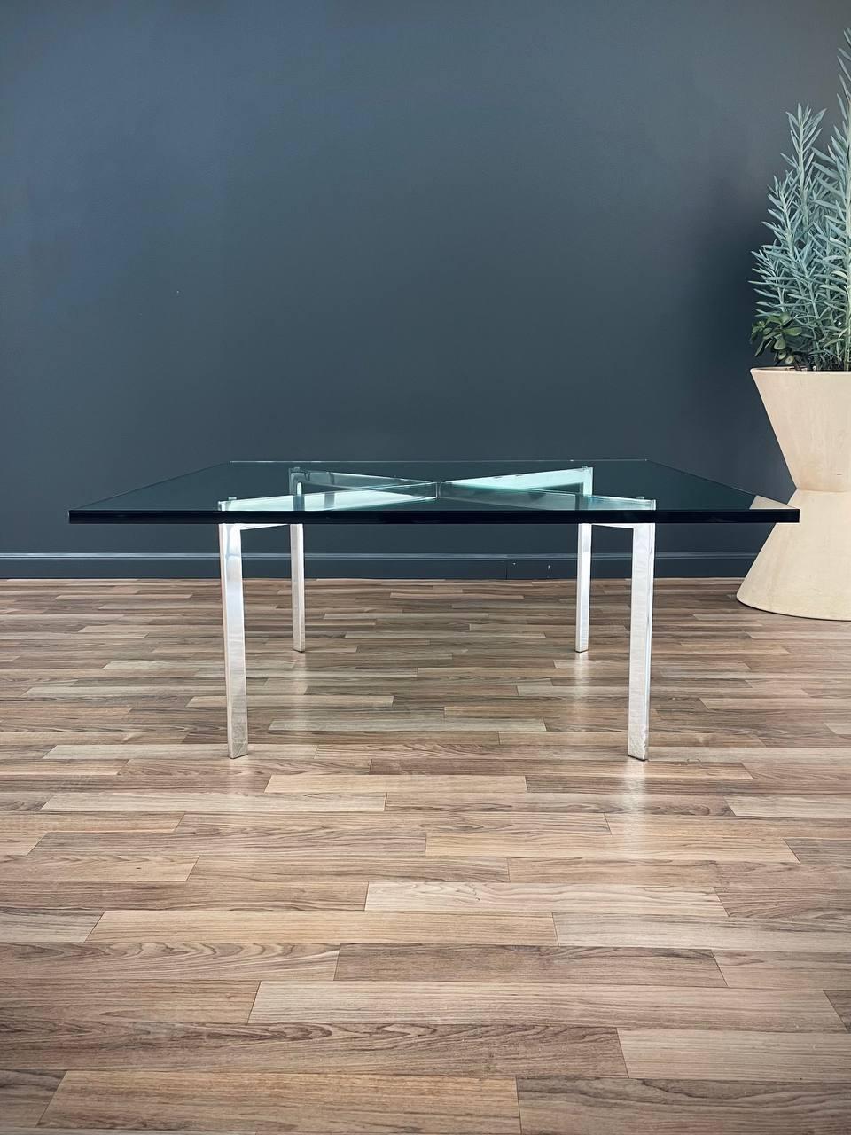 Table basse en acier chromé et verre moderne du milieu du siècle dernier par Knoll Bon état - En vente à Los Angeles, CA