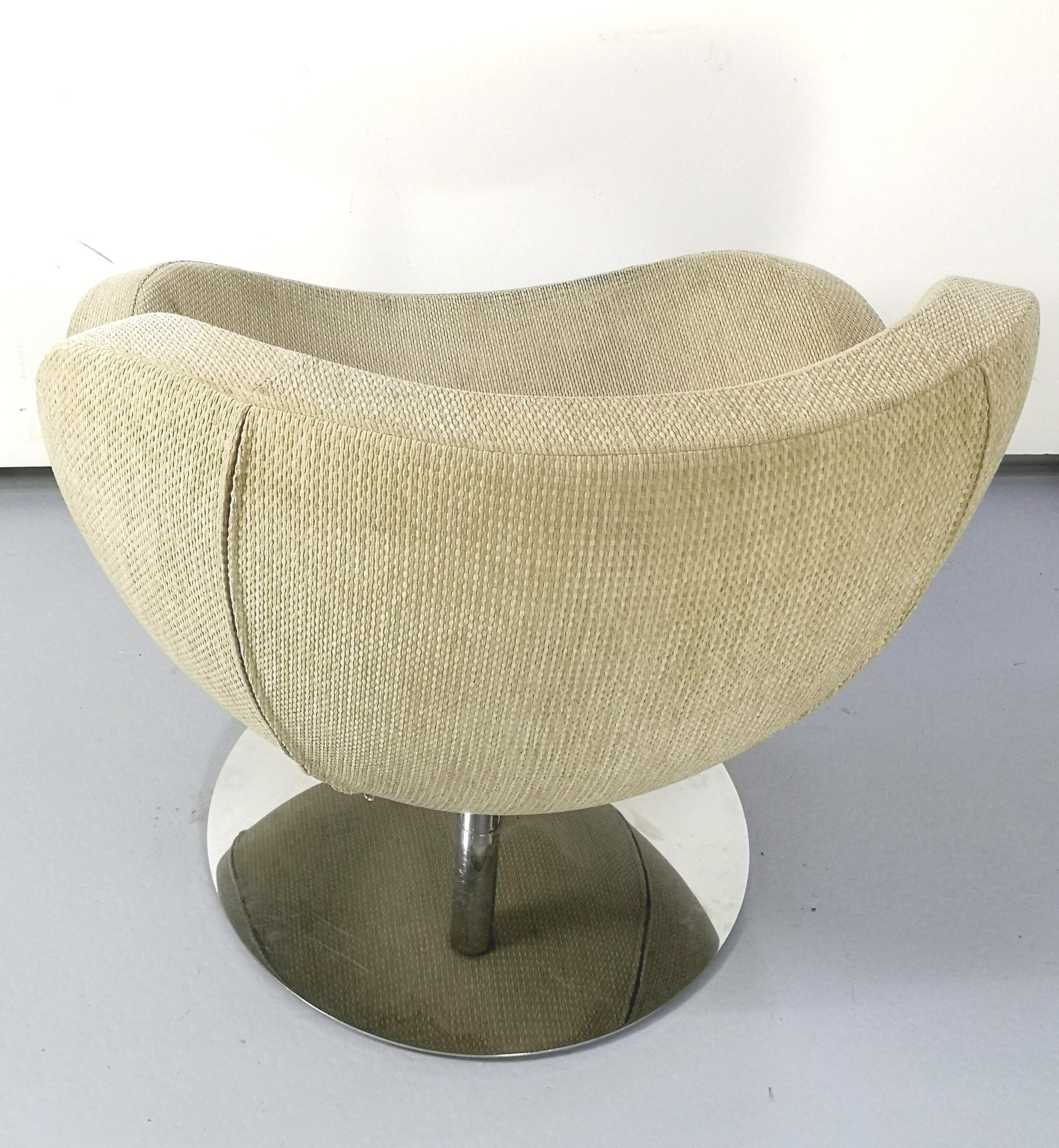 Fauteuil pivotant chromé moderne du milieu du siècle dernier Bon état à Budapest, HU