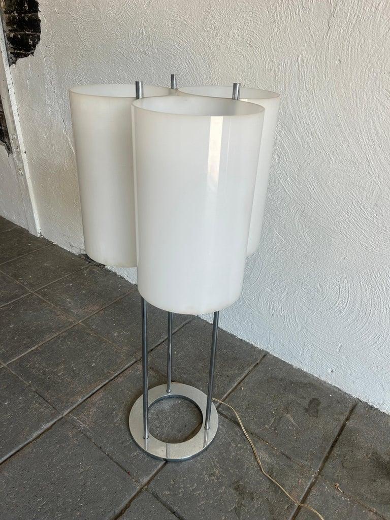 Mid-Century Modern Lampe de table chromée moderne du milieu du siècle dernier à 3 cylindres 1970 par Paul Mayen en vente