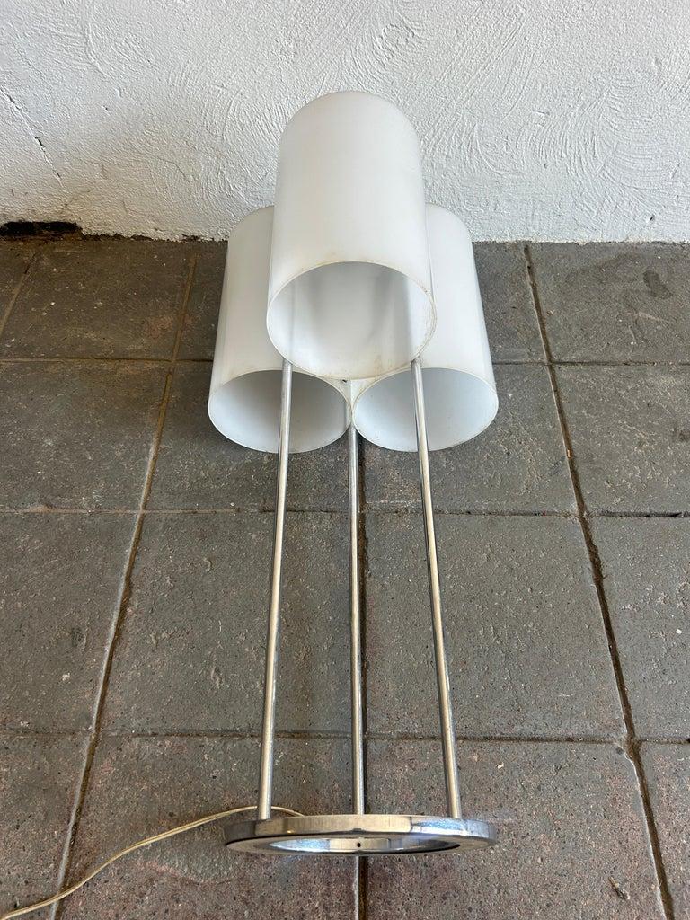Fin du 20e siècle Lampe de table chromée moderne du milieu du siècle dernier à 3 cylindres 1970 par Paul Mayen en vente