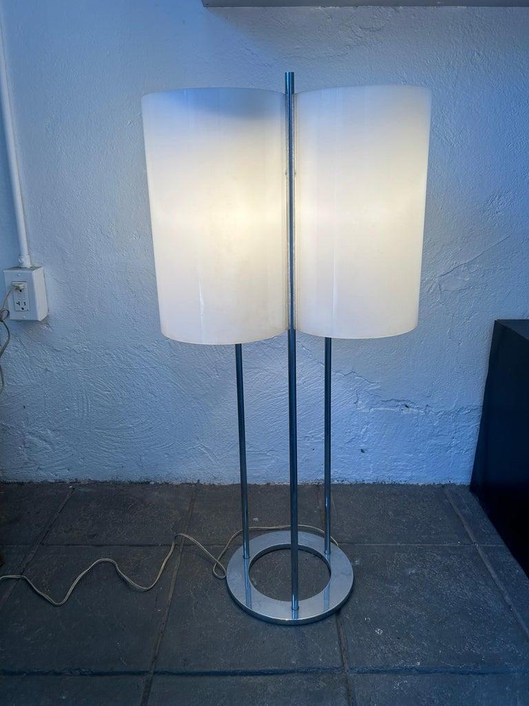 Lampe de table chromée moderne du milieu du siècle dernier à 3 cylindres 1970 par Paul Mayen en vente 1