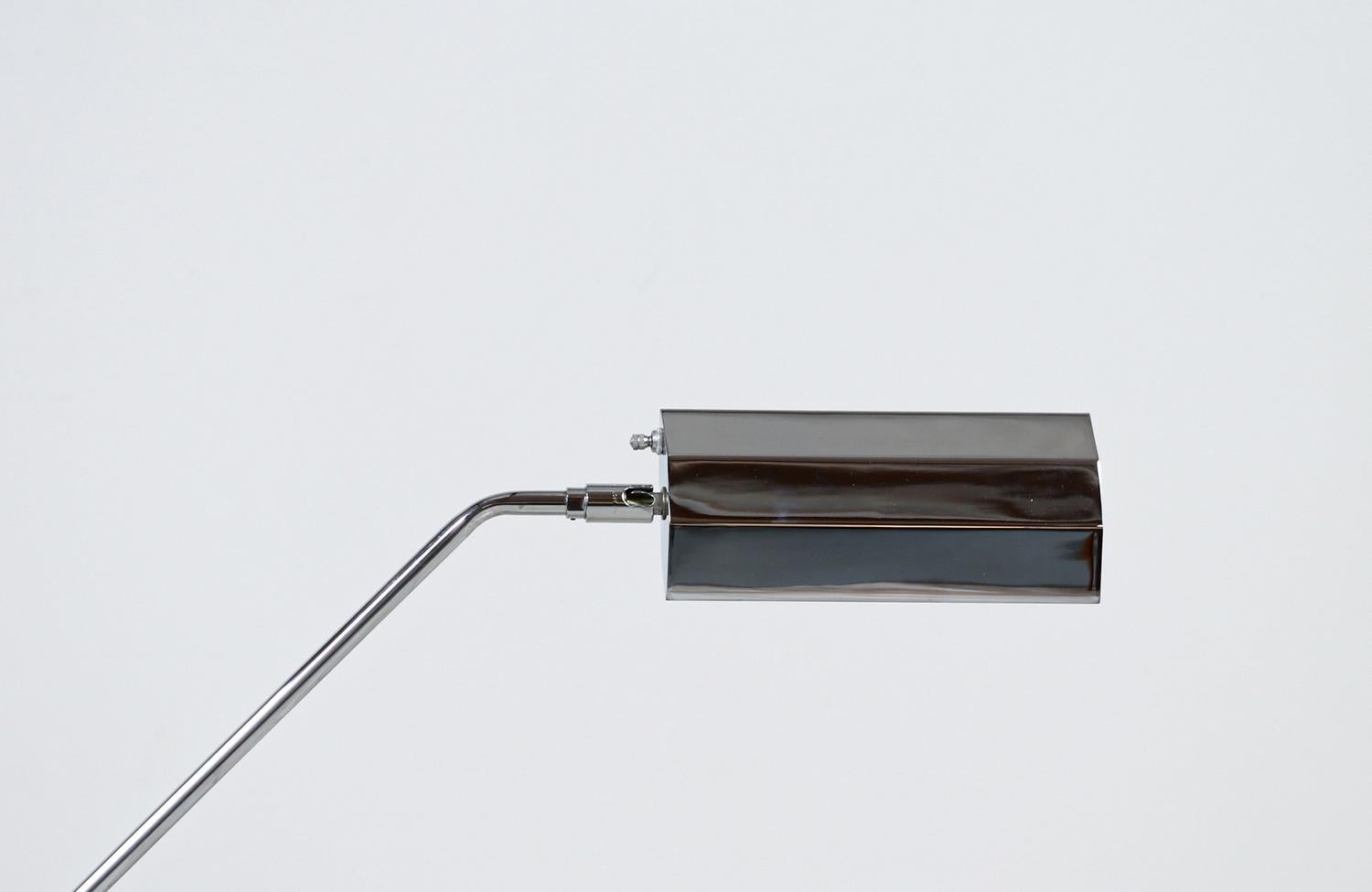 American Expertly Restored - Mid-Century Modern Chrome Table Lamp by Koch & Lowy For Sale