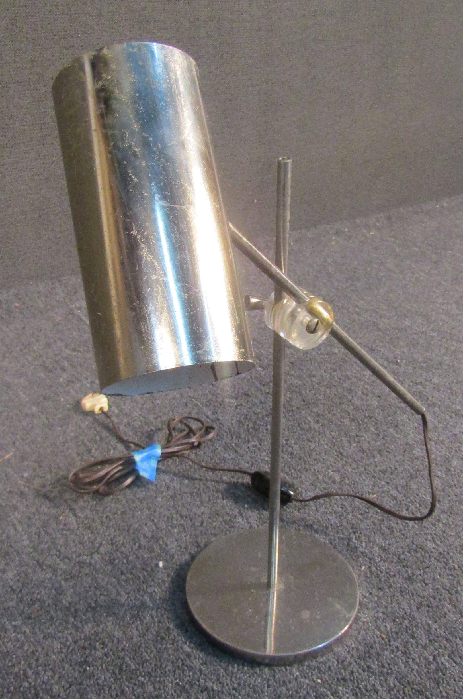 Chrome Lampe de table en chrome The Moderns en vente