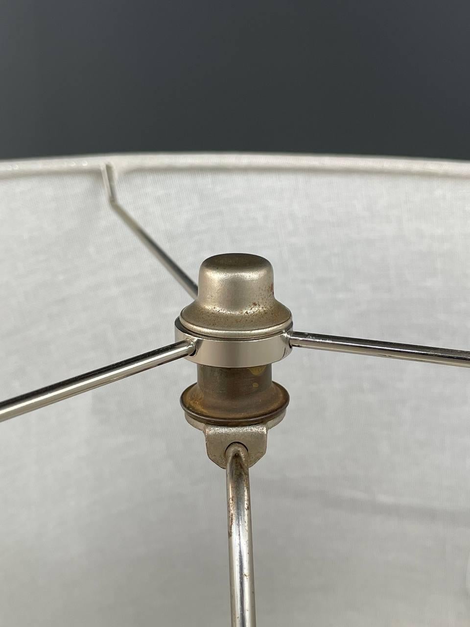 Chrome Lampe de table en chrome The Moderns en vente