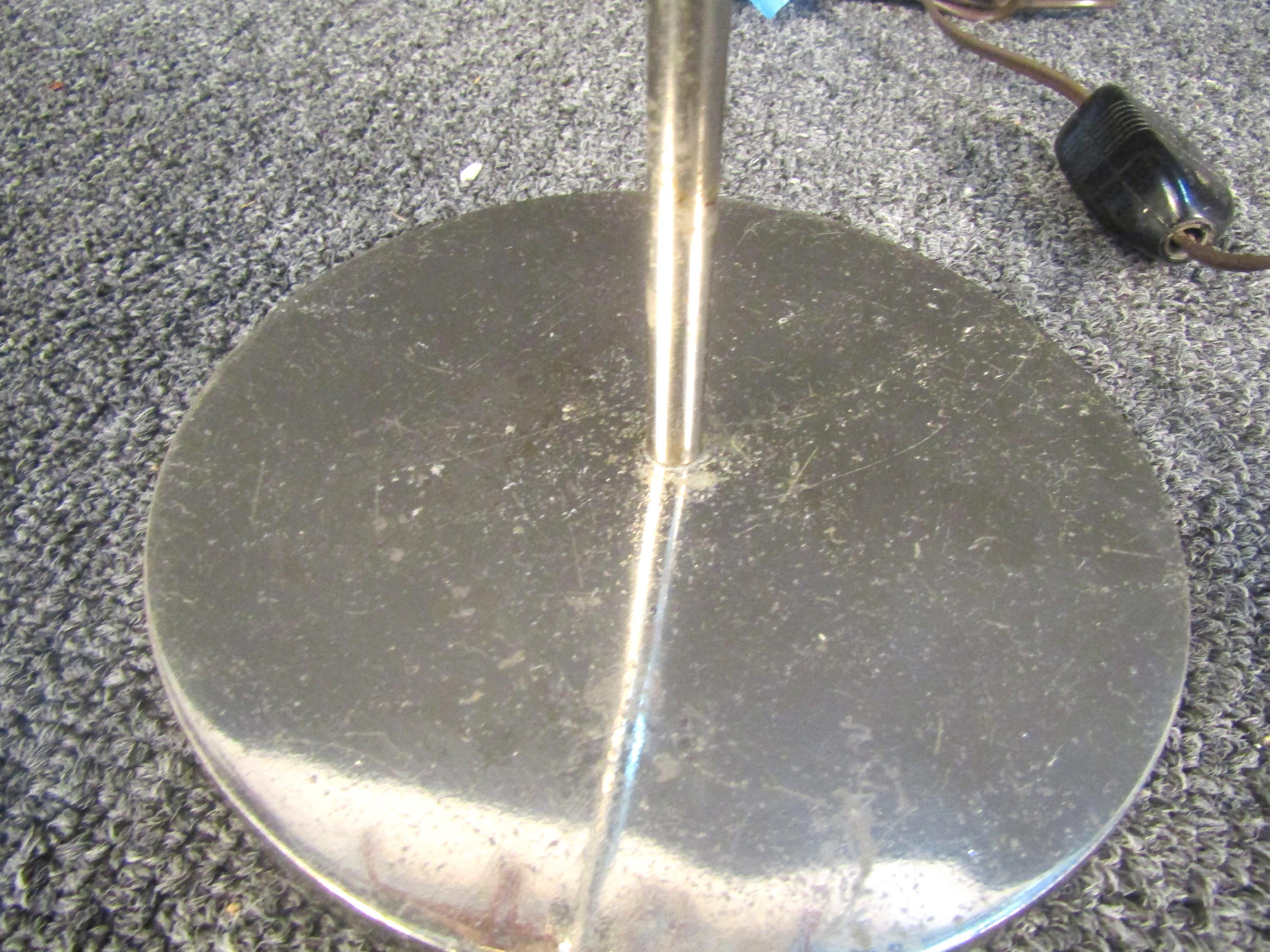 Lampe de table en chrome The Moderns en vente 3