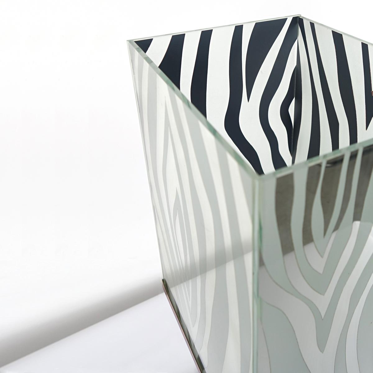 20th Century Mid-Century Modern Chrome Table Lamp with Glass Zebra Print Shade For Sale