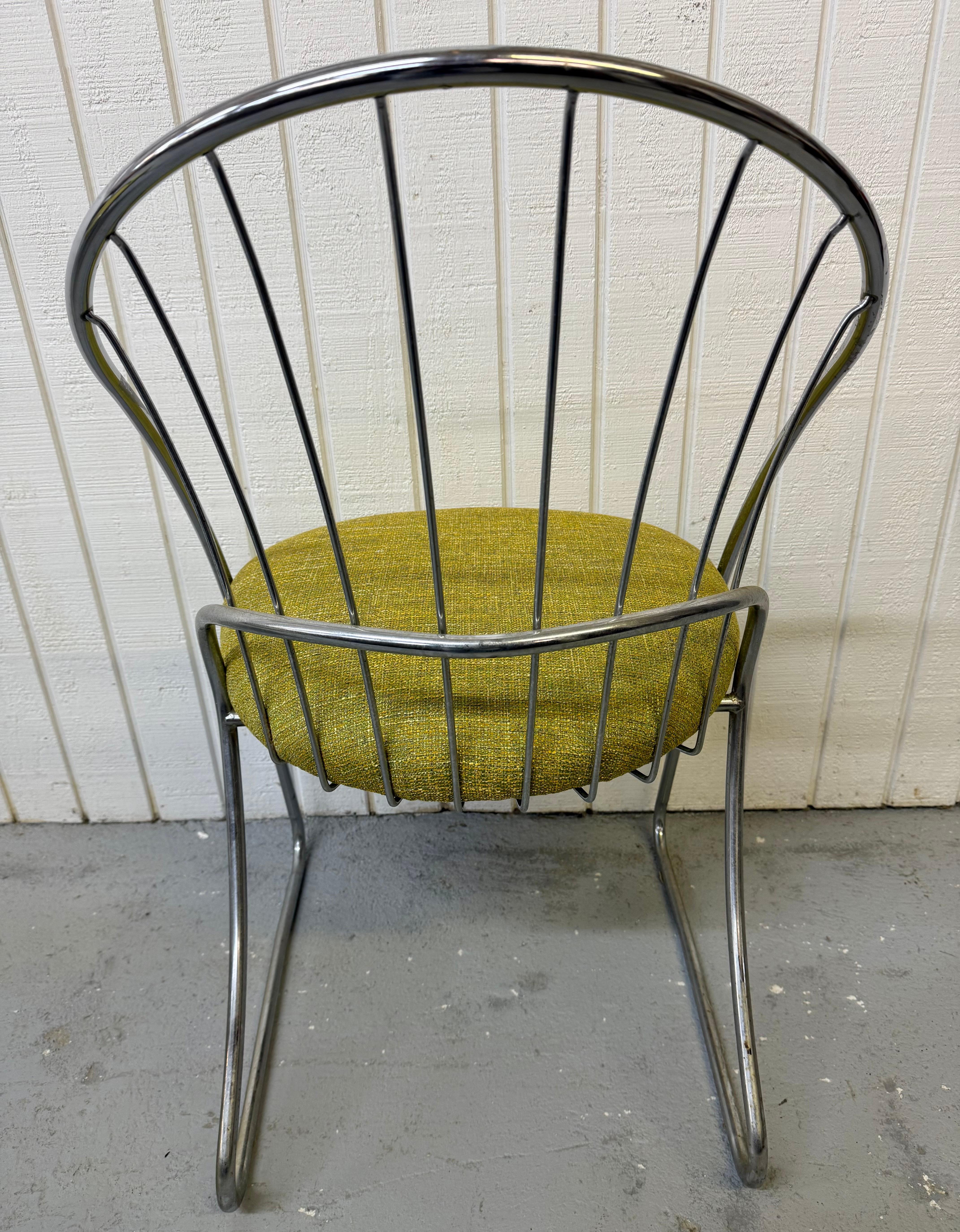 Moderne Chromrohr-Esszimmerstühle aus der Mitte des Jahrhunderts – 4er-Set (20. Jahrhundert) im Angebot
