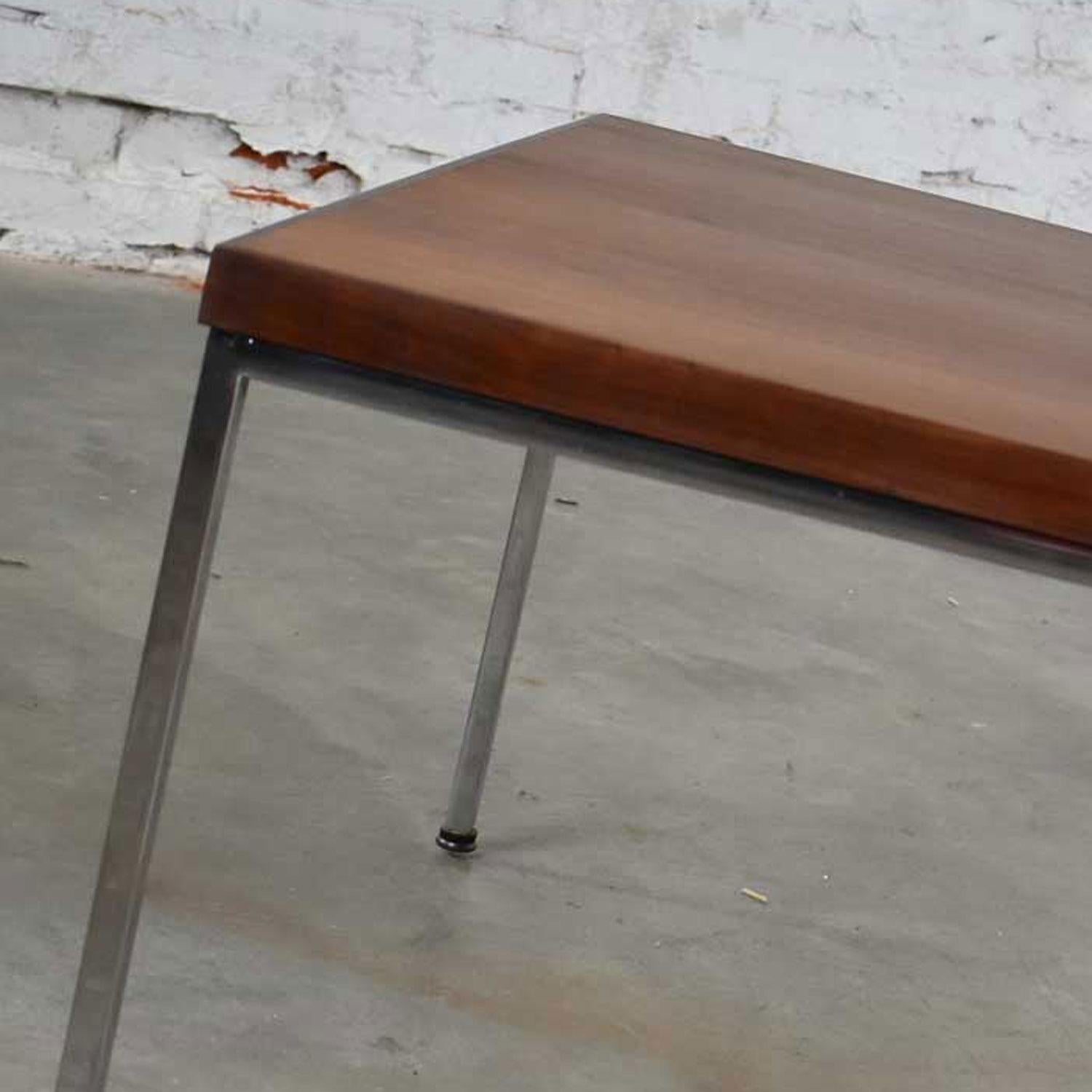 Mid-Century Modern Chrome & Walnut End or Coffee Table After Florence Knoll For Sale 5