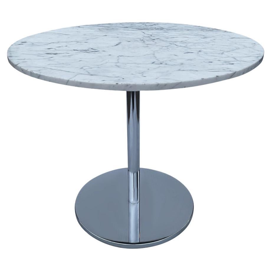 Table d'appoint ou table basse circulaire moderne mi-siècle en chrome et marbre blanc