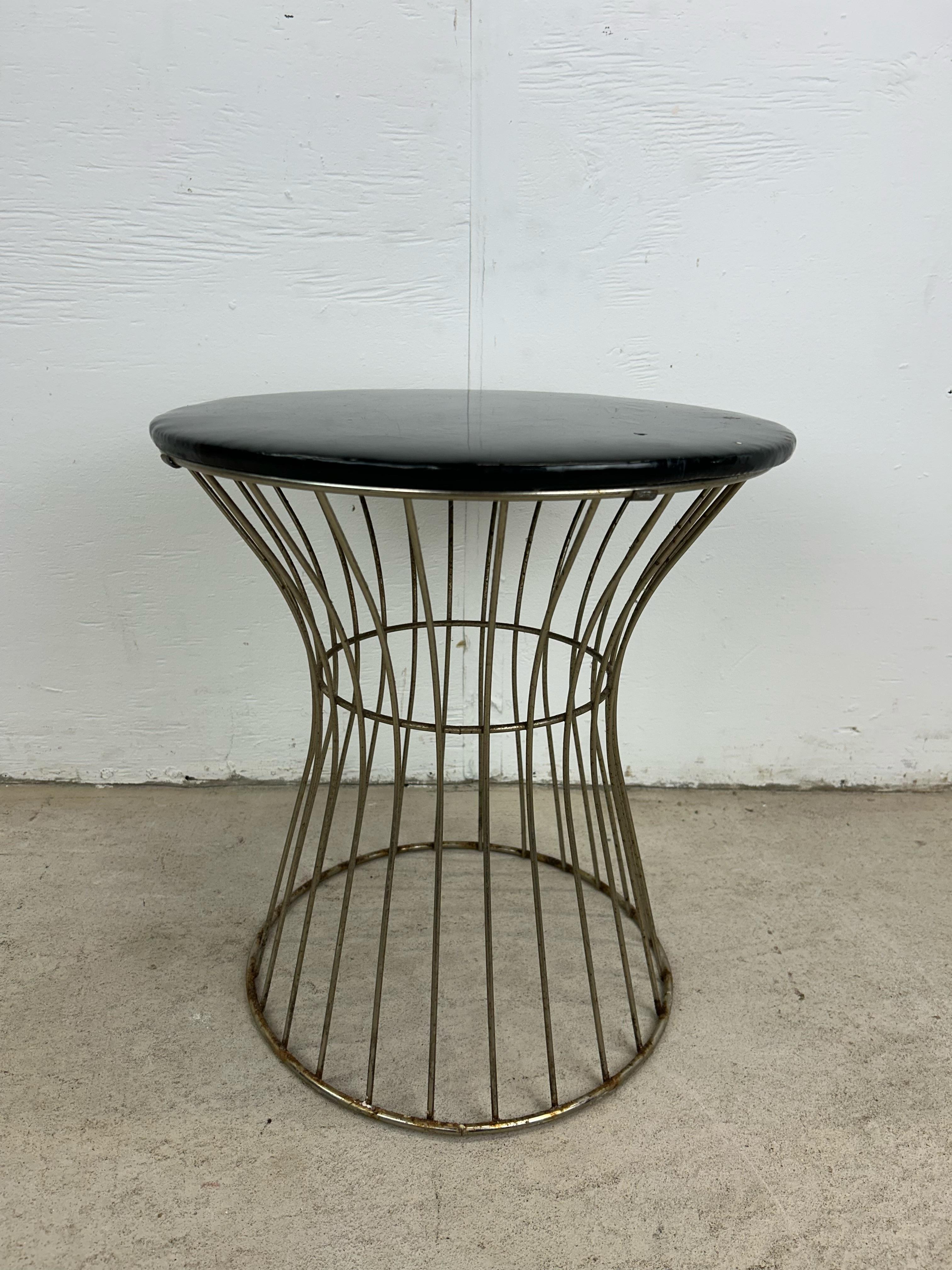 Mid-Century Modern Mid Century Modern Chrome Wire Stool with Black Vinyl Seat For Sale