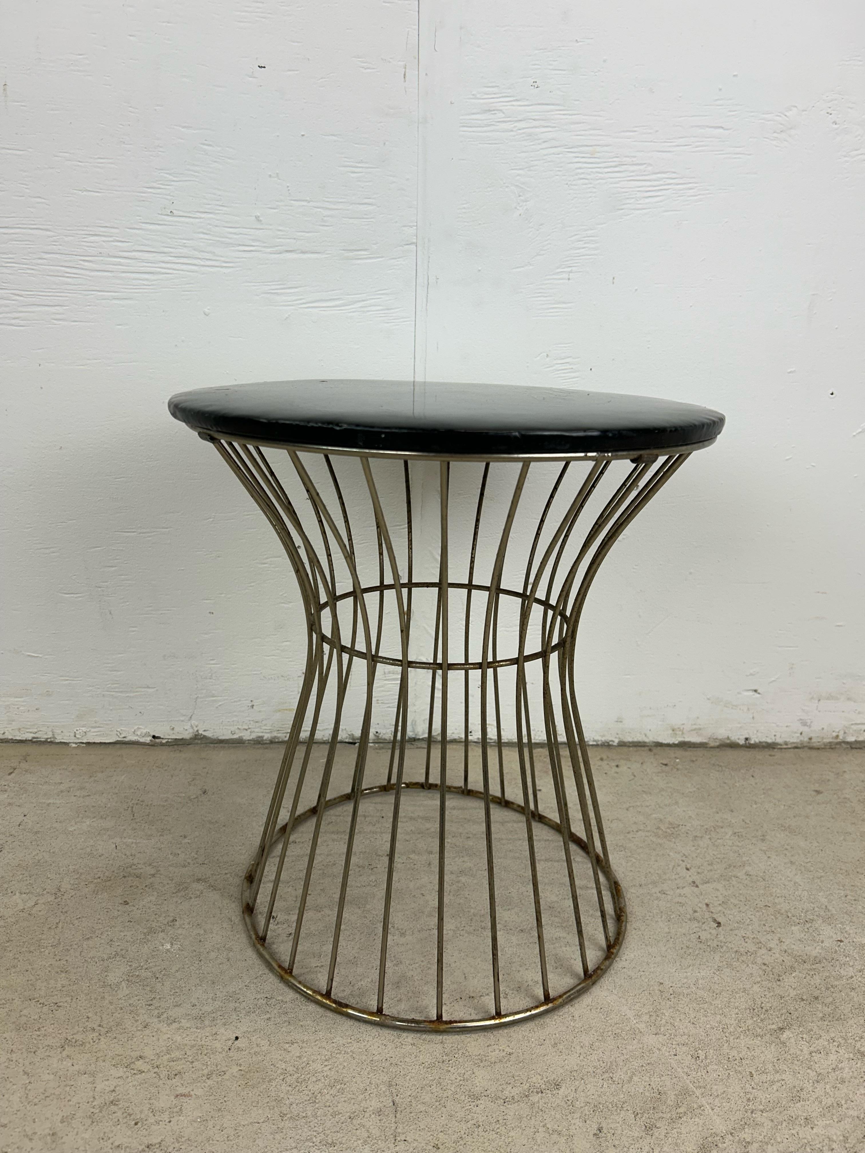 Mid Century Modern Chrome Wire Stool with Black Vinyl Seat In Good Condition For Sale In Freehold, NJ